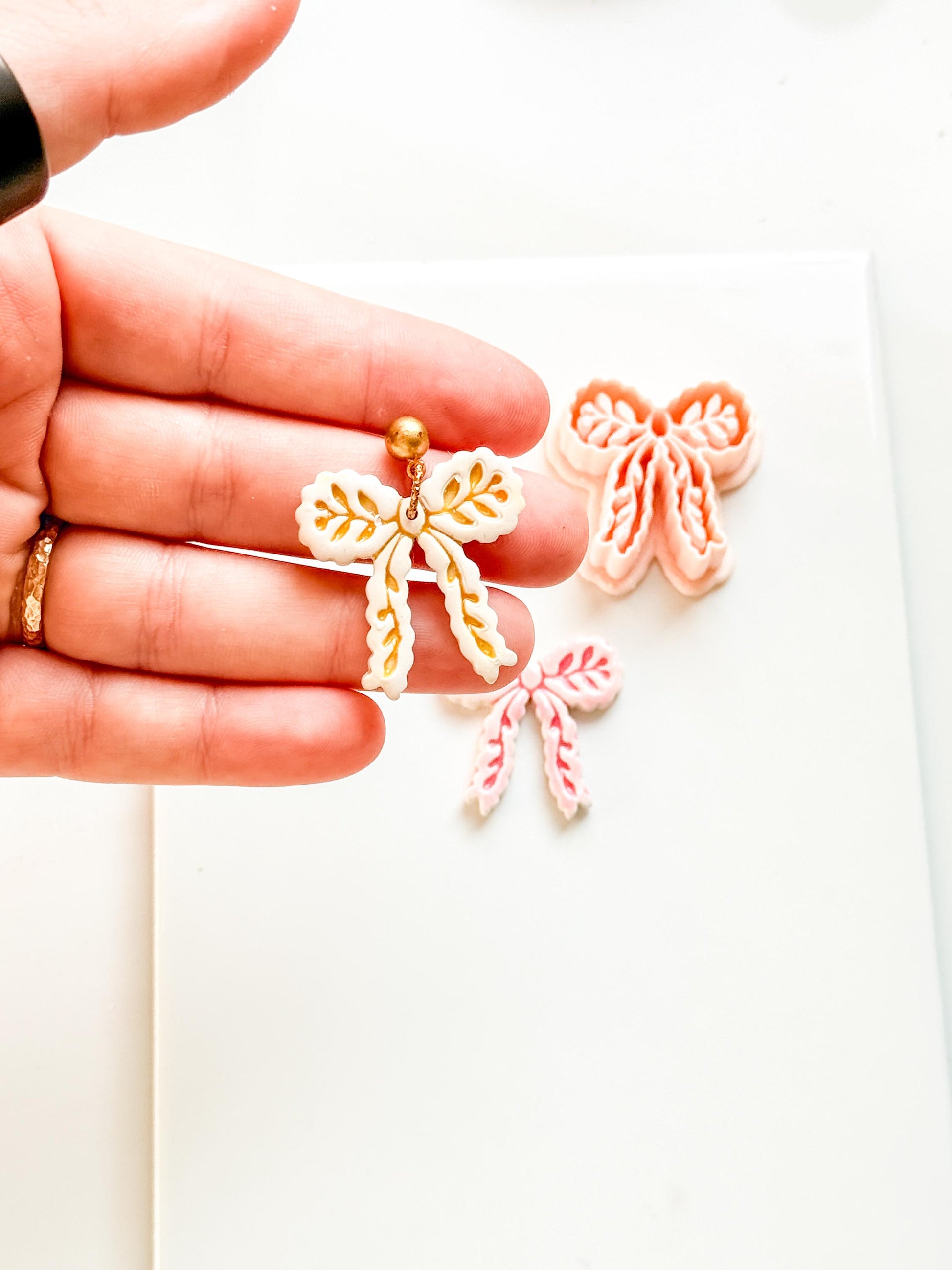 Laurel Loop Bow Clay Cutter: Botanical Ribbon Design