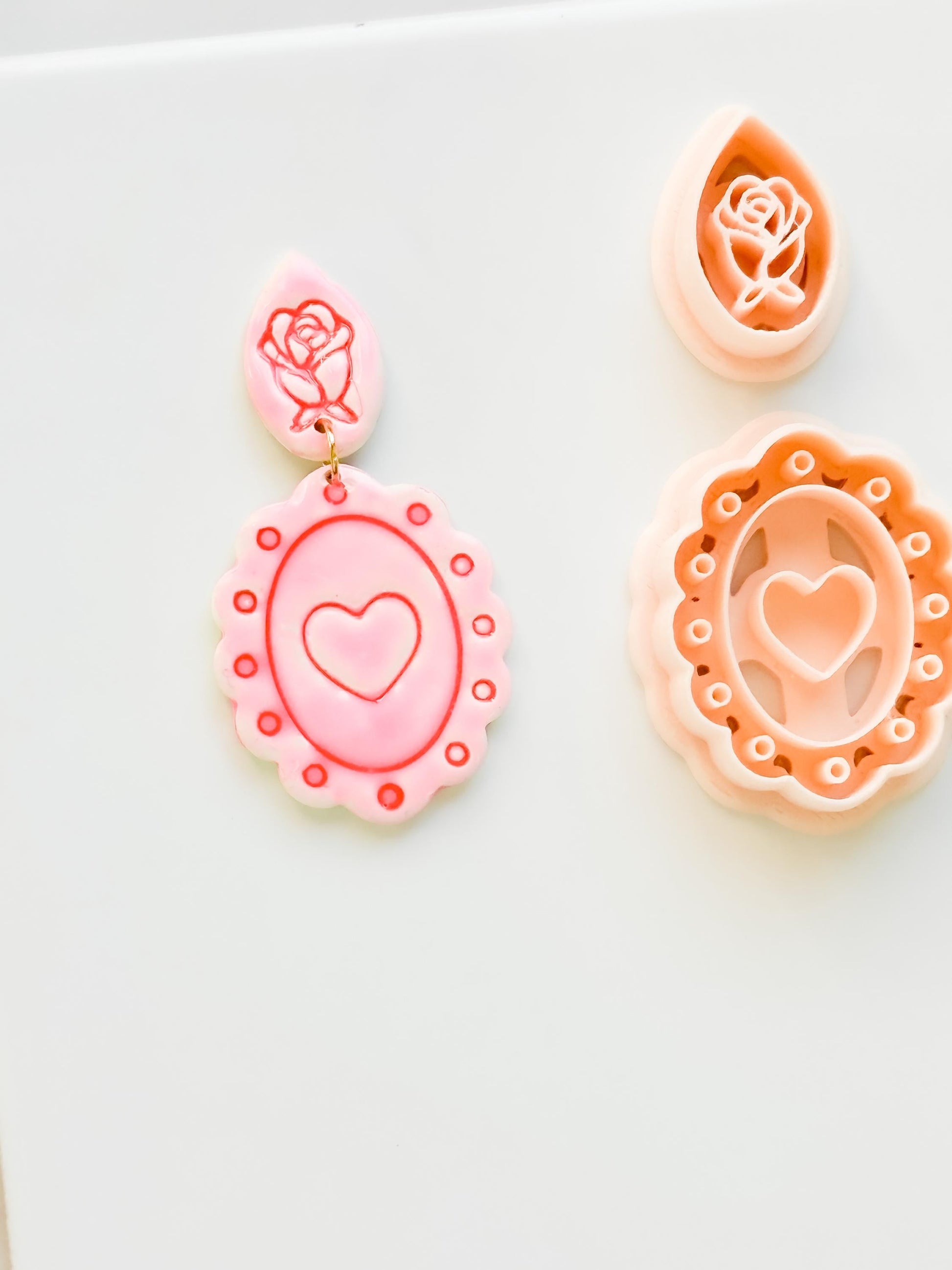 Sweetheart Cameo Clay Cutter: Scalloped Heart Frame Design