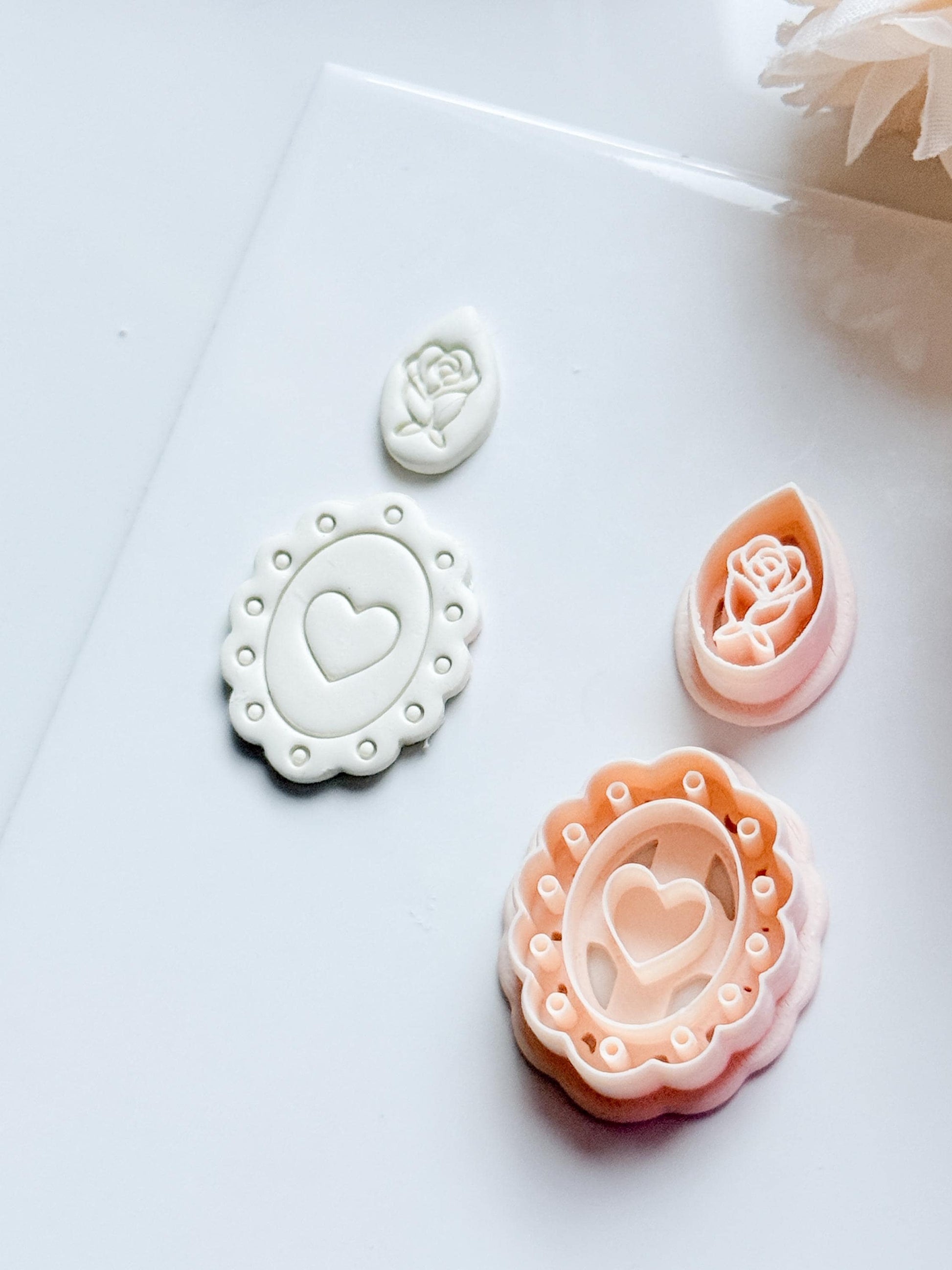 Sweetheart Cameo Clay Cutter: Scalloped Heart Frame Design