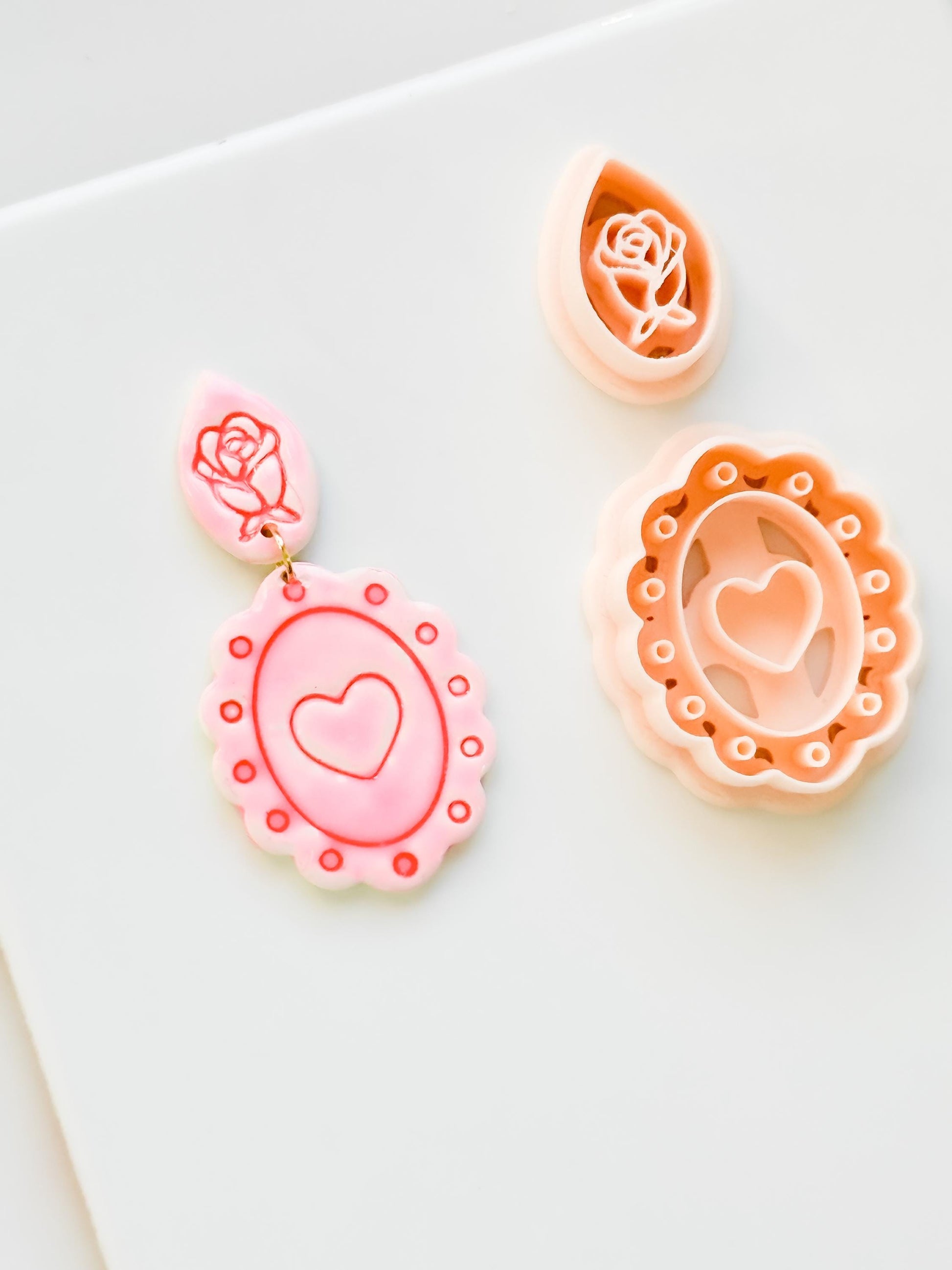 Sweetheart Cameo Clay Cutter: Scalloped Heart Frame Design