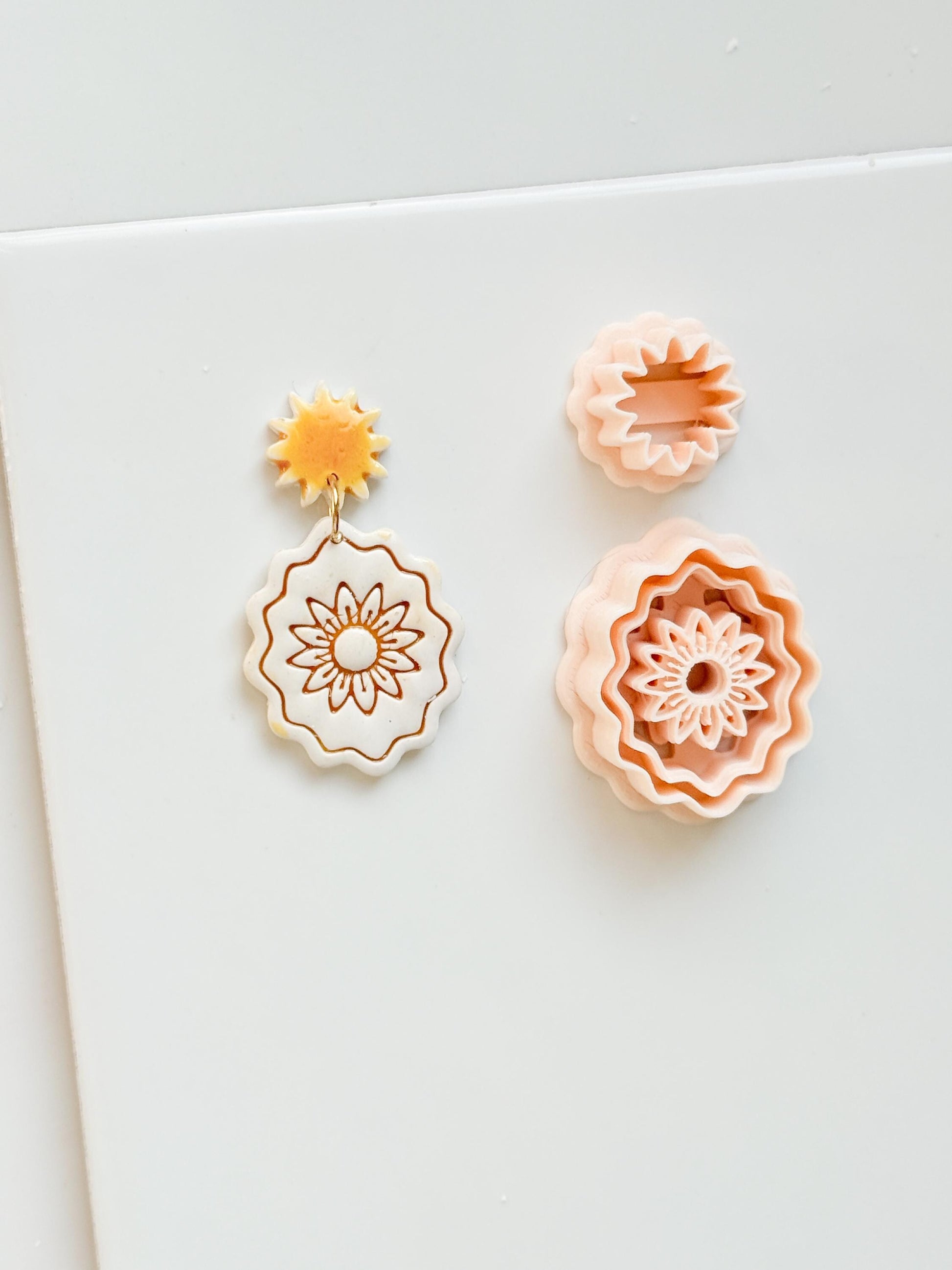 Daisy Crest Cutter Set: Scallop Flower Design for Polymer Clay