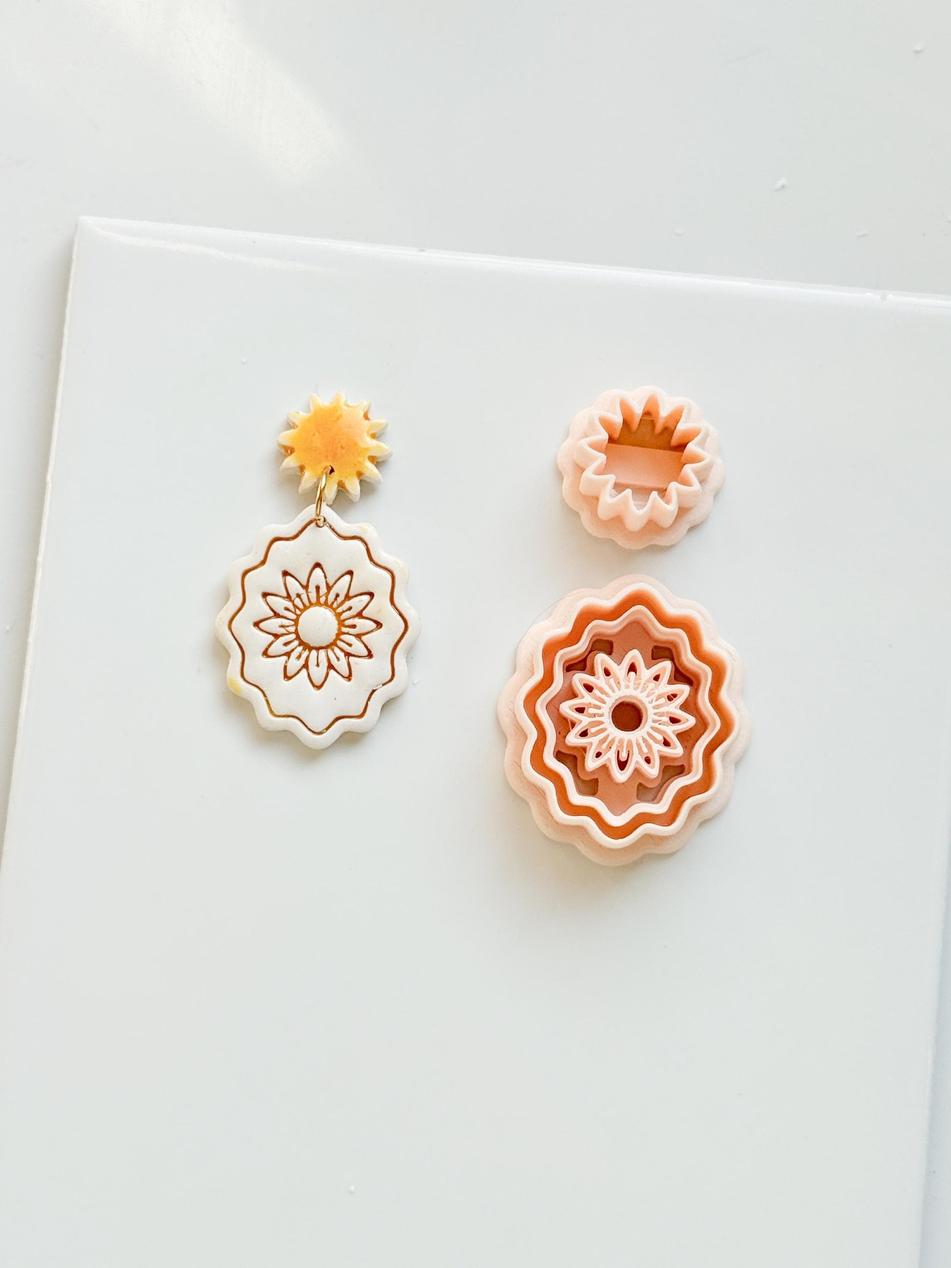Daisy Crest Cutter Set: Scallop Flower Design for Polymer Clay
