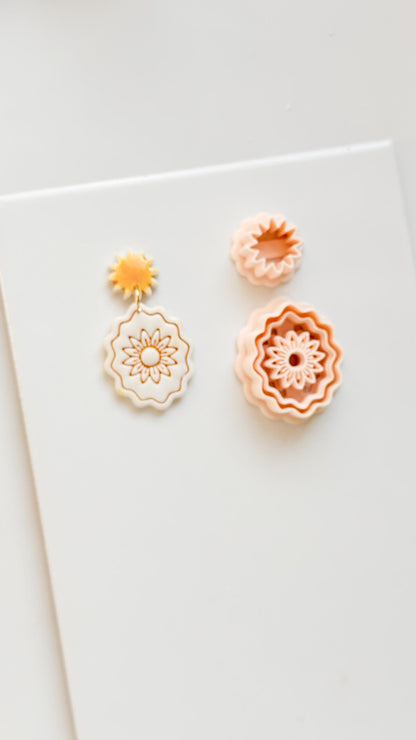 Daisy Crest Cutter Set: Scallop Flower Design for Polymer Clay
