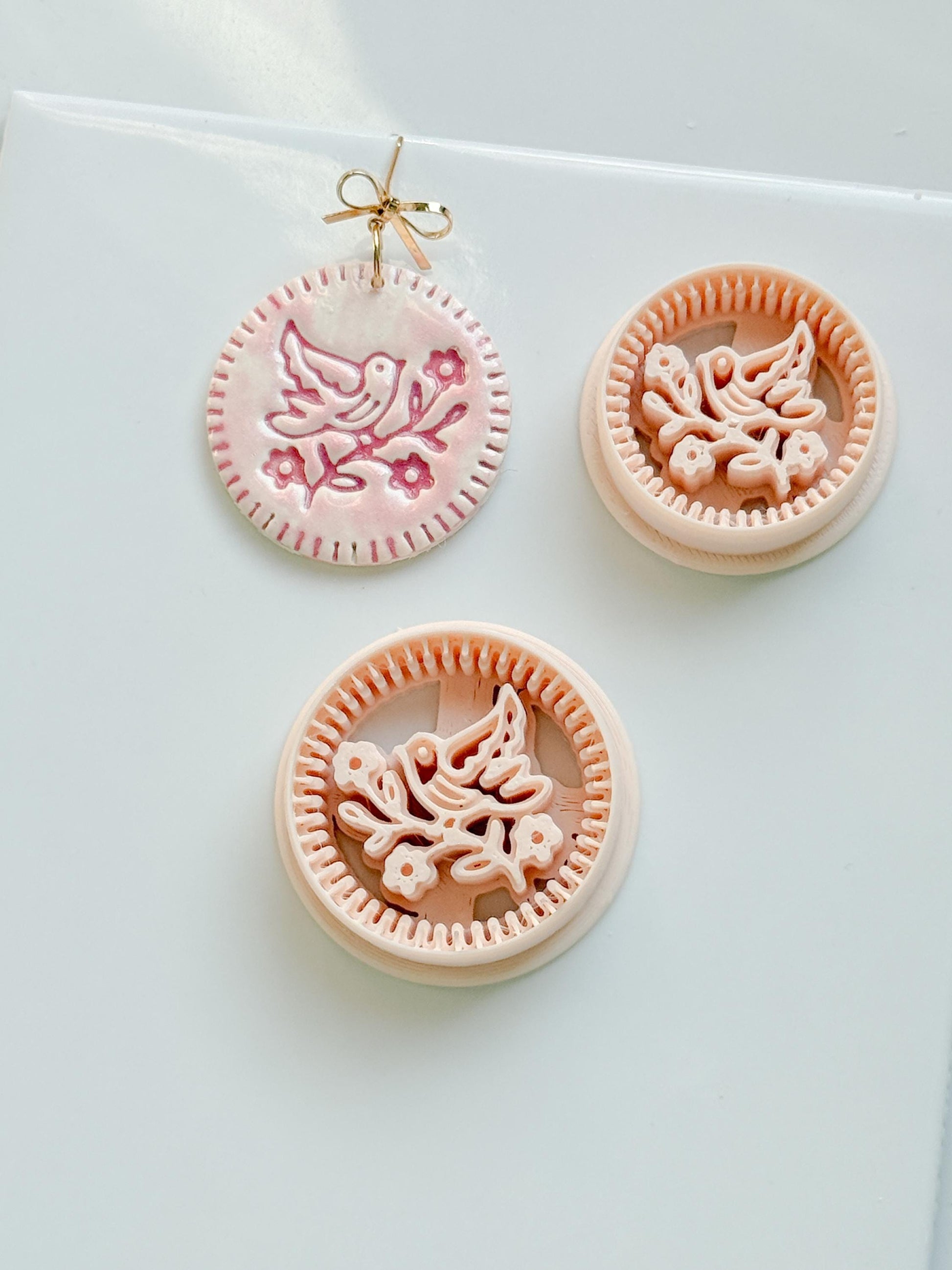 Blossom Birdie Clay Cutter: Floral Bird Circle