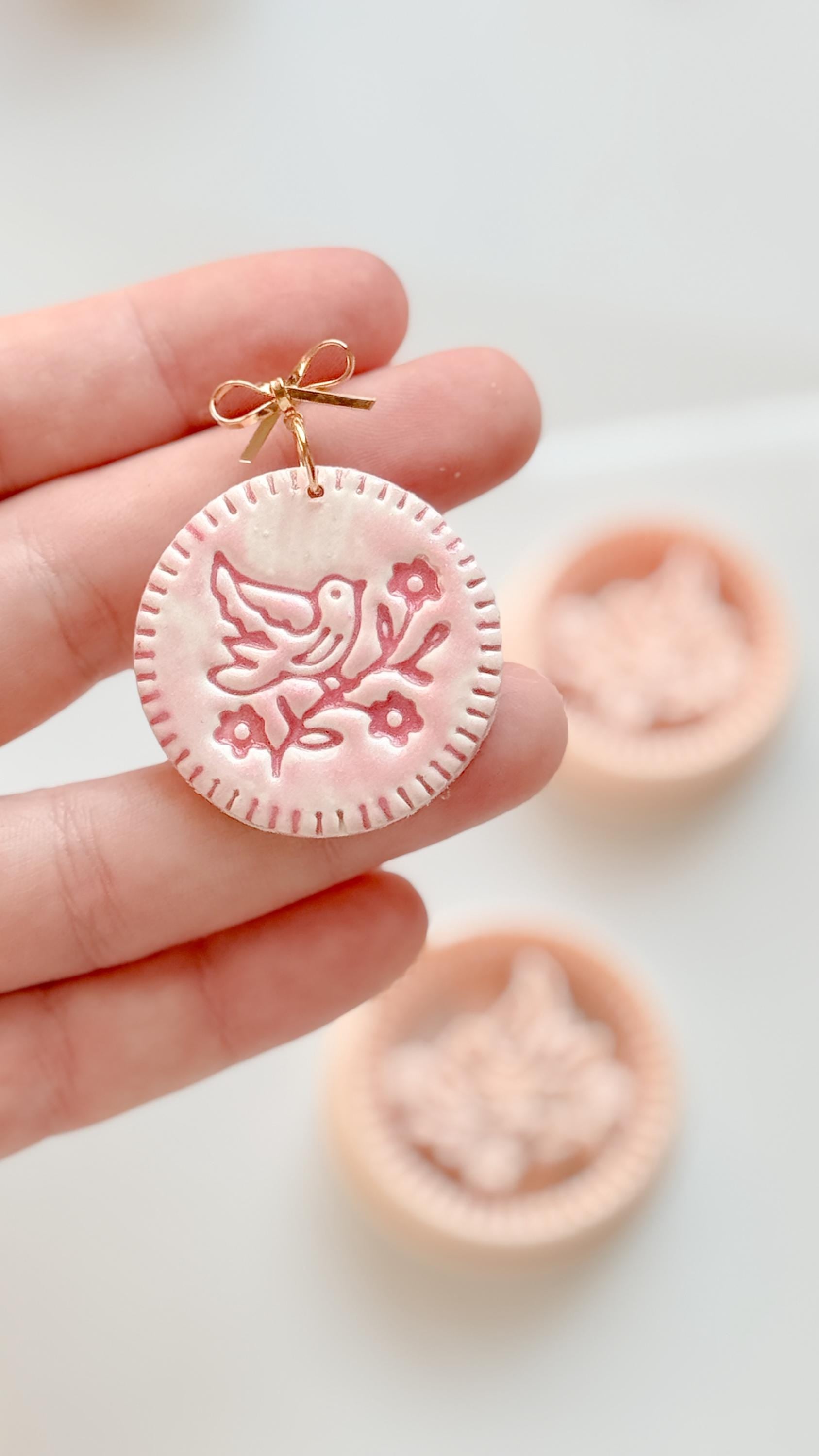 Blossom Birdie Clay Cutter: Floral Bird Circle