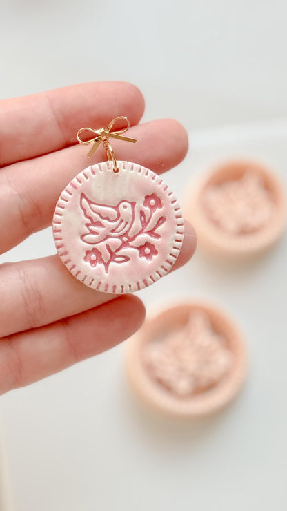 Blossom Birdie Clay Cutter: Floral Bird Circle