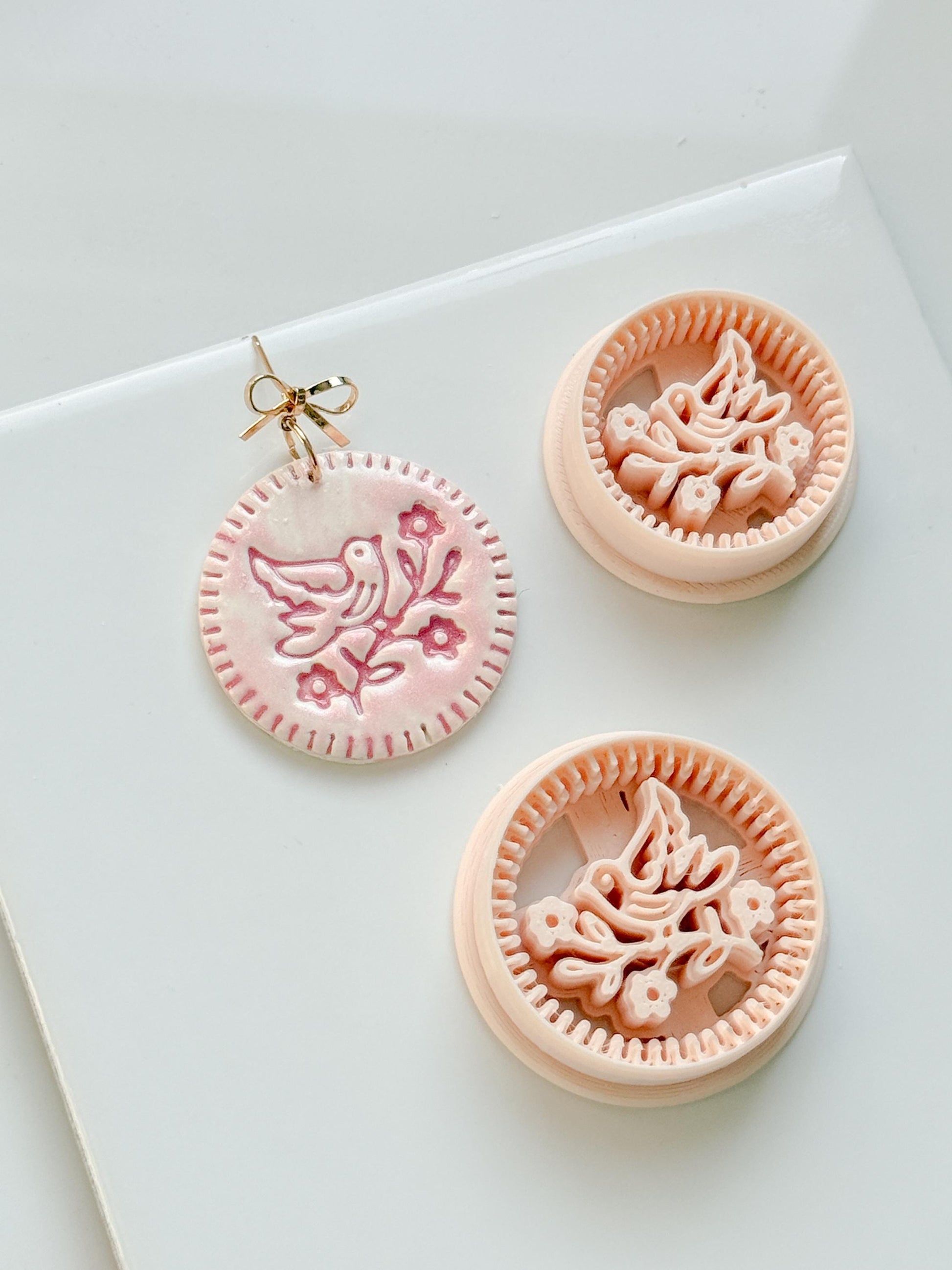 Blossom Birdie Clay Cutter: Floral Bird Circle