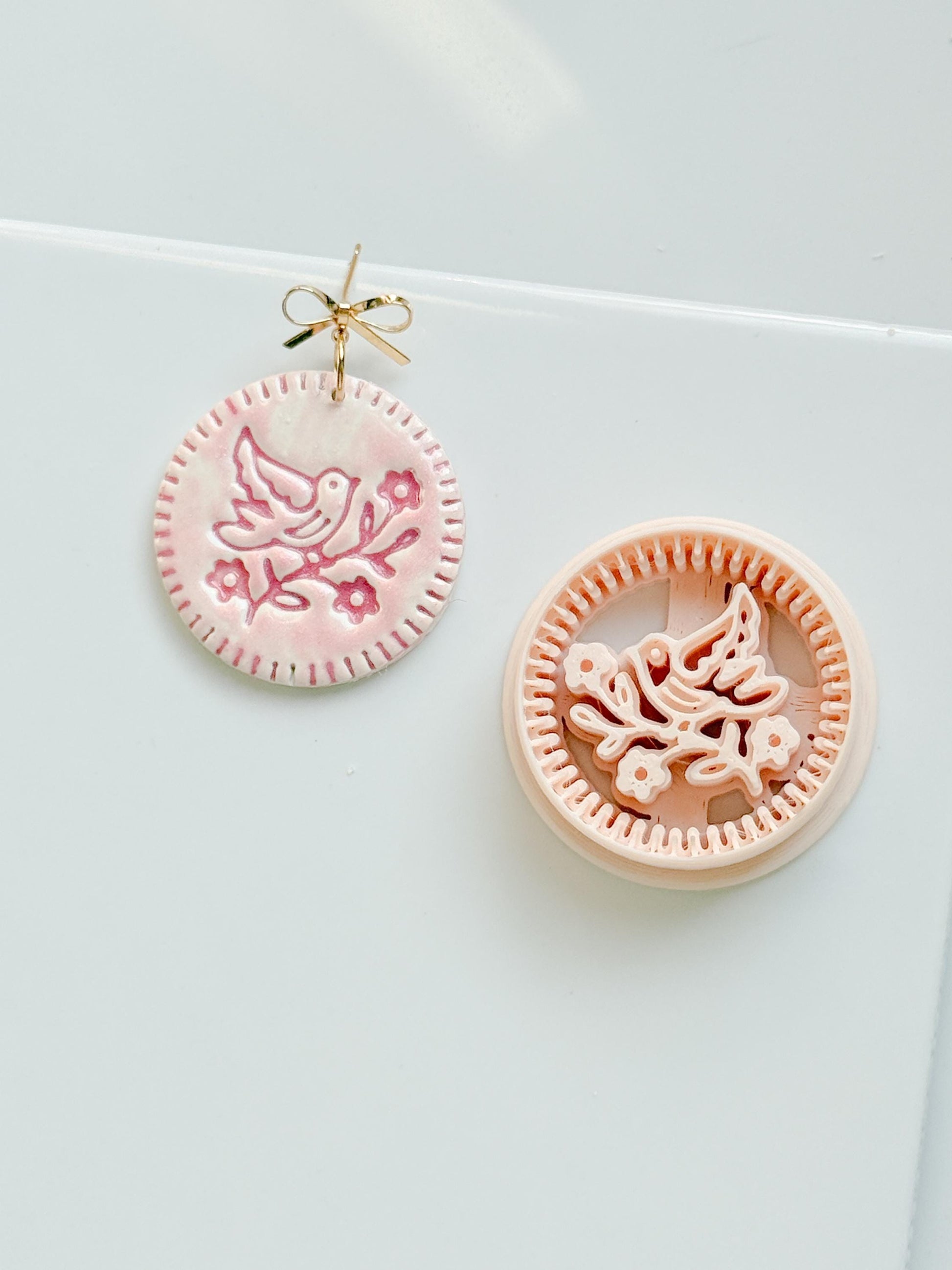 Blossom Birdie Clay Cutter: Floral Bird Circle