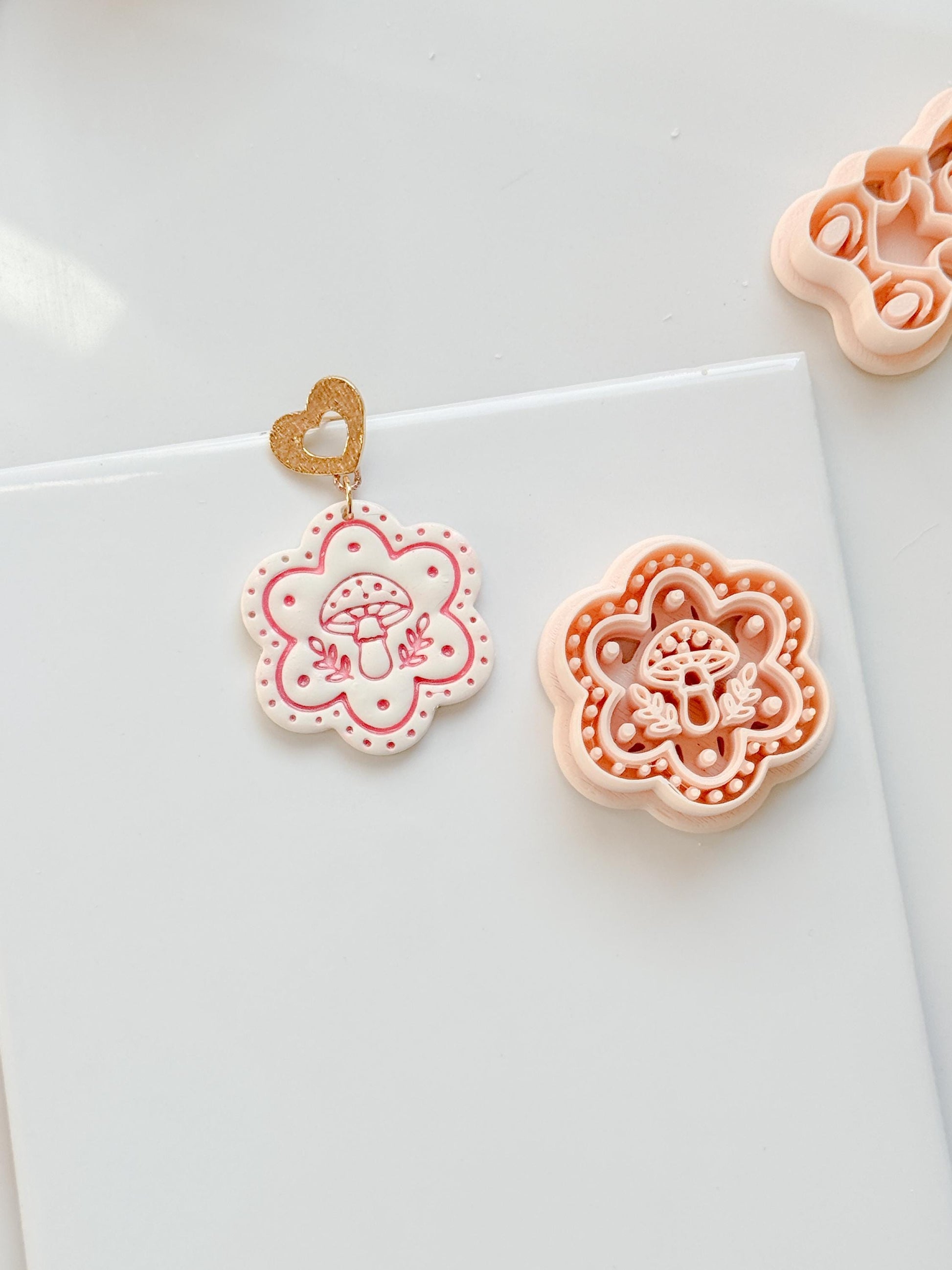 Cottagecap Cutie Clay Cutter: Mushroom Flower