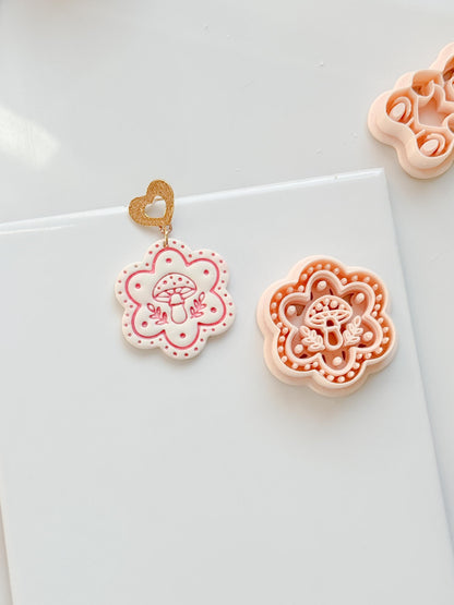 Cottagecap Cutie Clay Cutter: Mushroom Flower