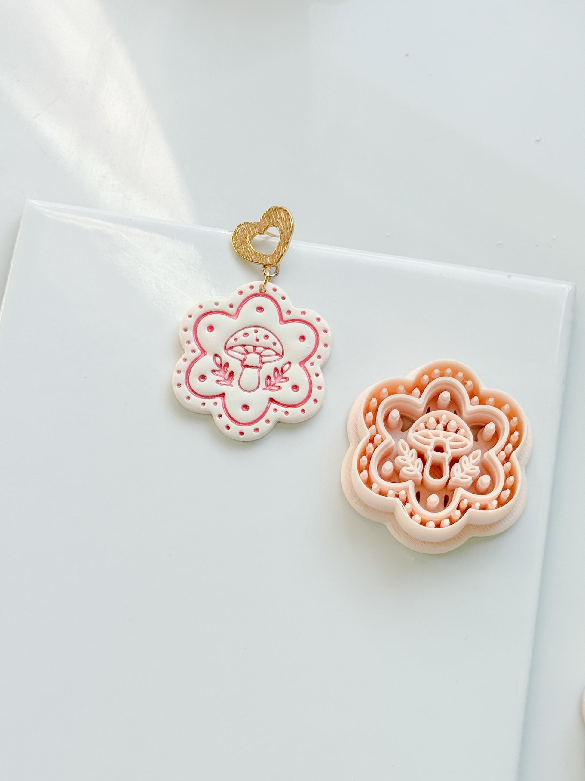 Cottagecap Cutie Clay Cutter: Mushroom Flower