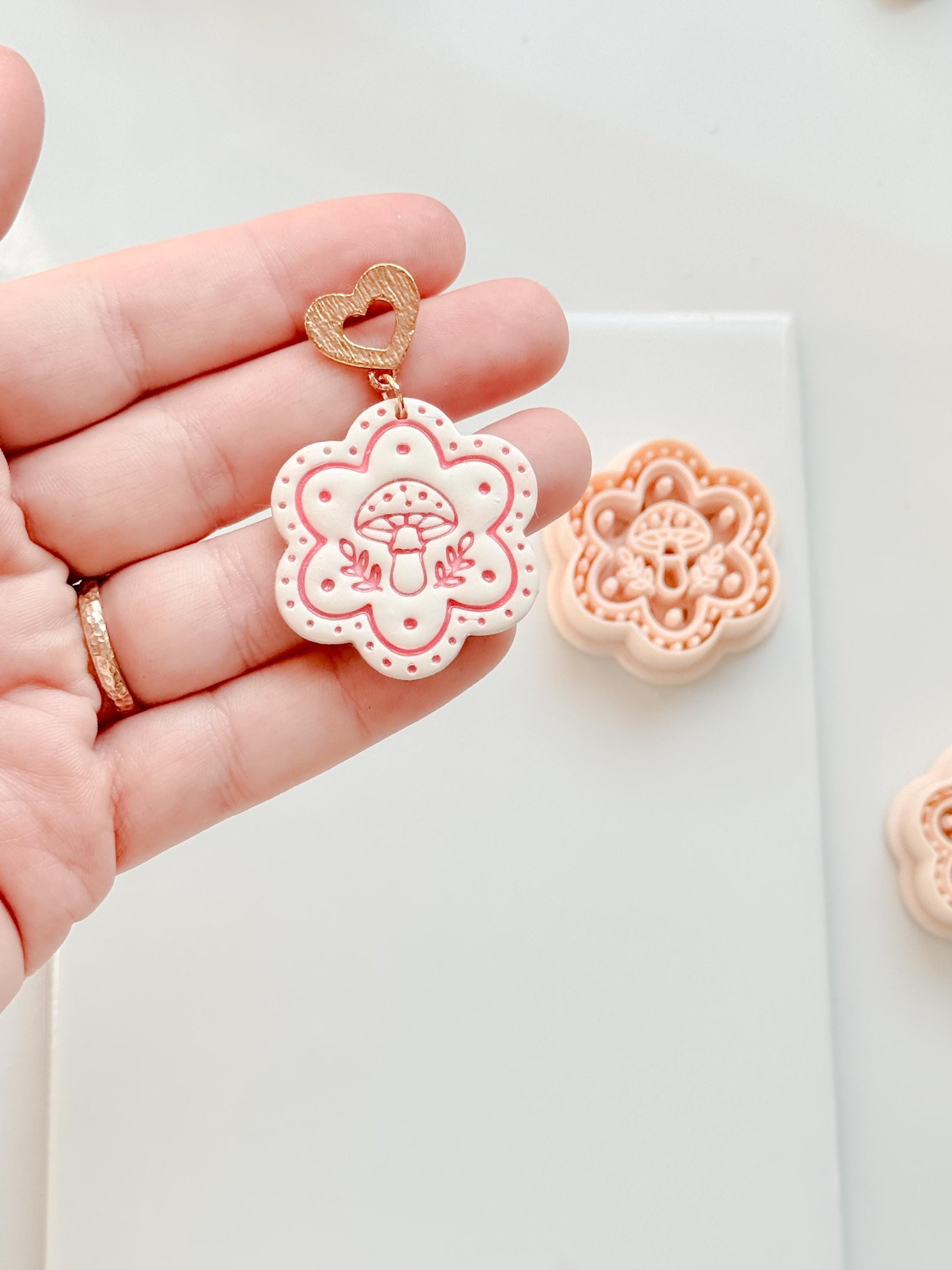 Cottagecap Cutie Clay Cutter: Mushroom Flower