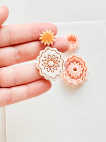 Daisy Crest Cutter Set: Scallop Flower Design for Polymer Clay
