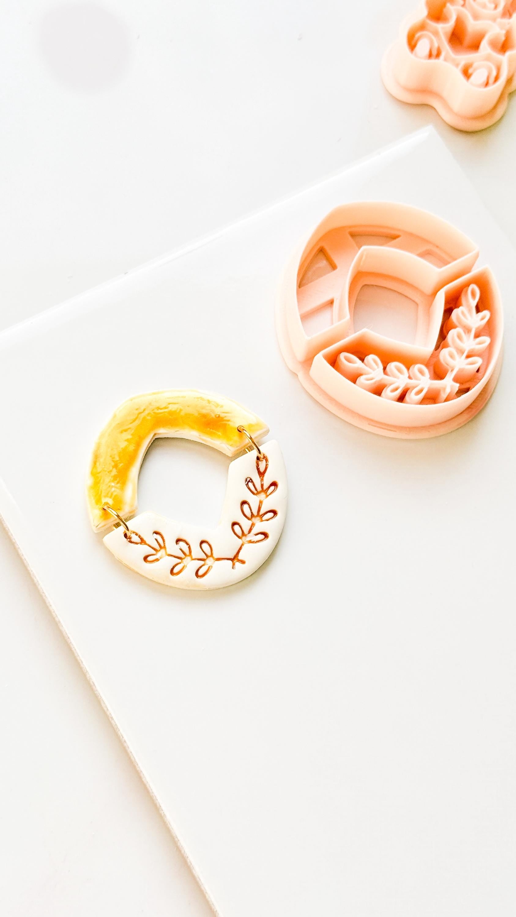 Laurel Arch Duo Clay Cutters: Classic Botanical Frame