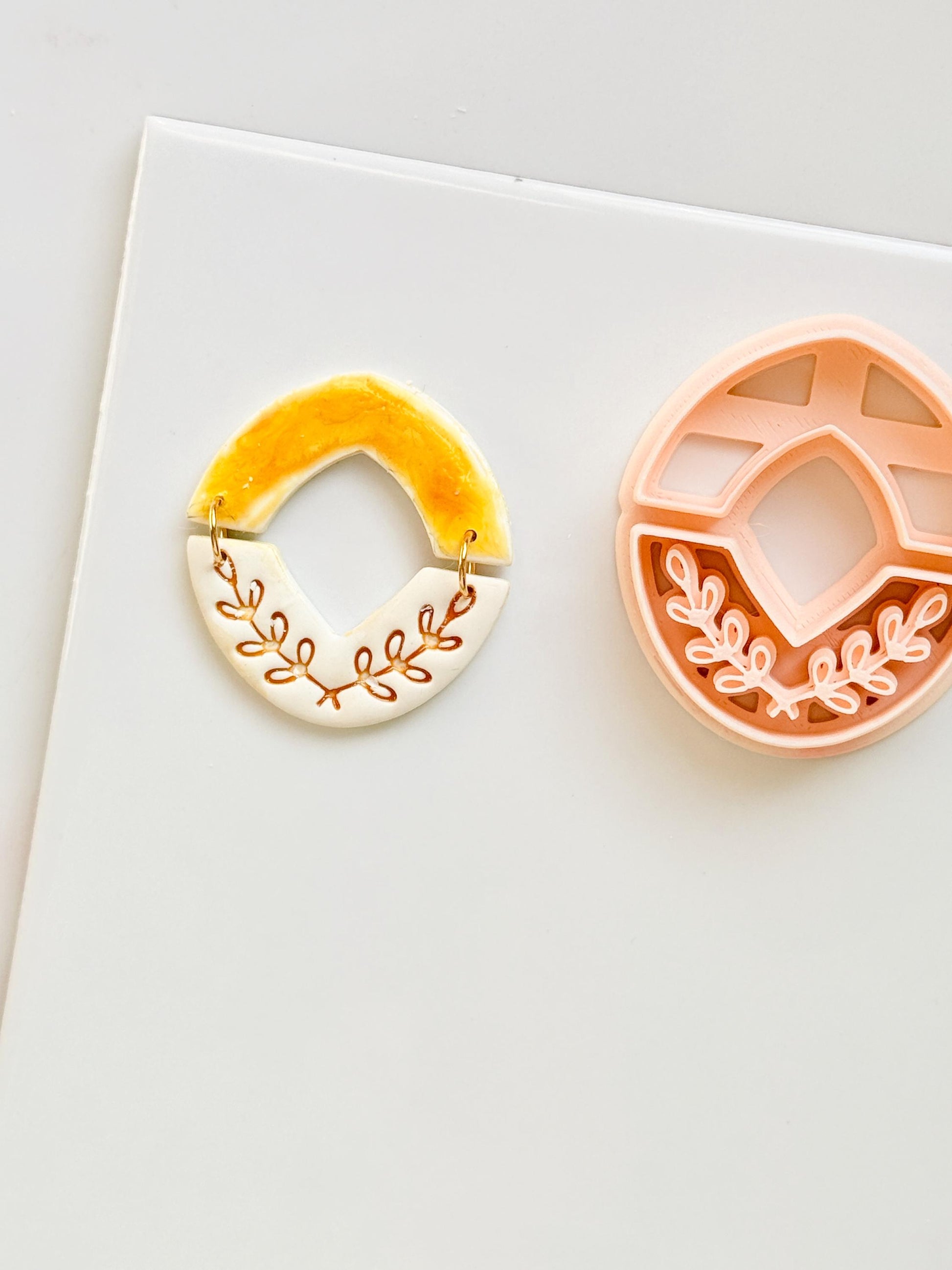 Laurel Arch Duo Clay Cutters: Classic Botanical Frame