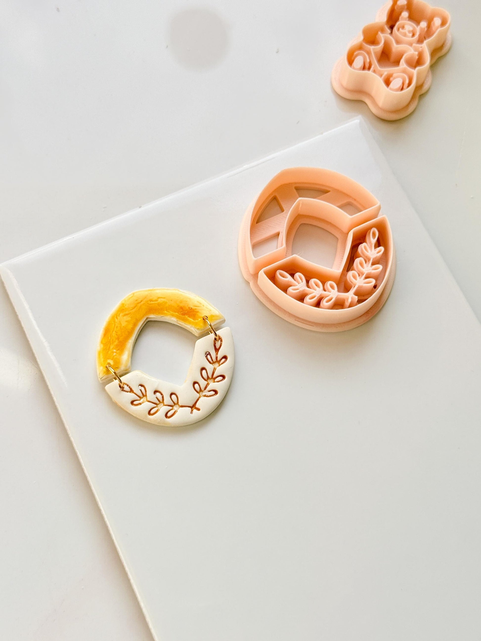 Laurel Arch Duo Clay Cutters: Classic Botanical Frame