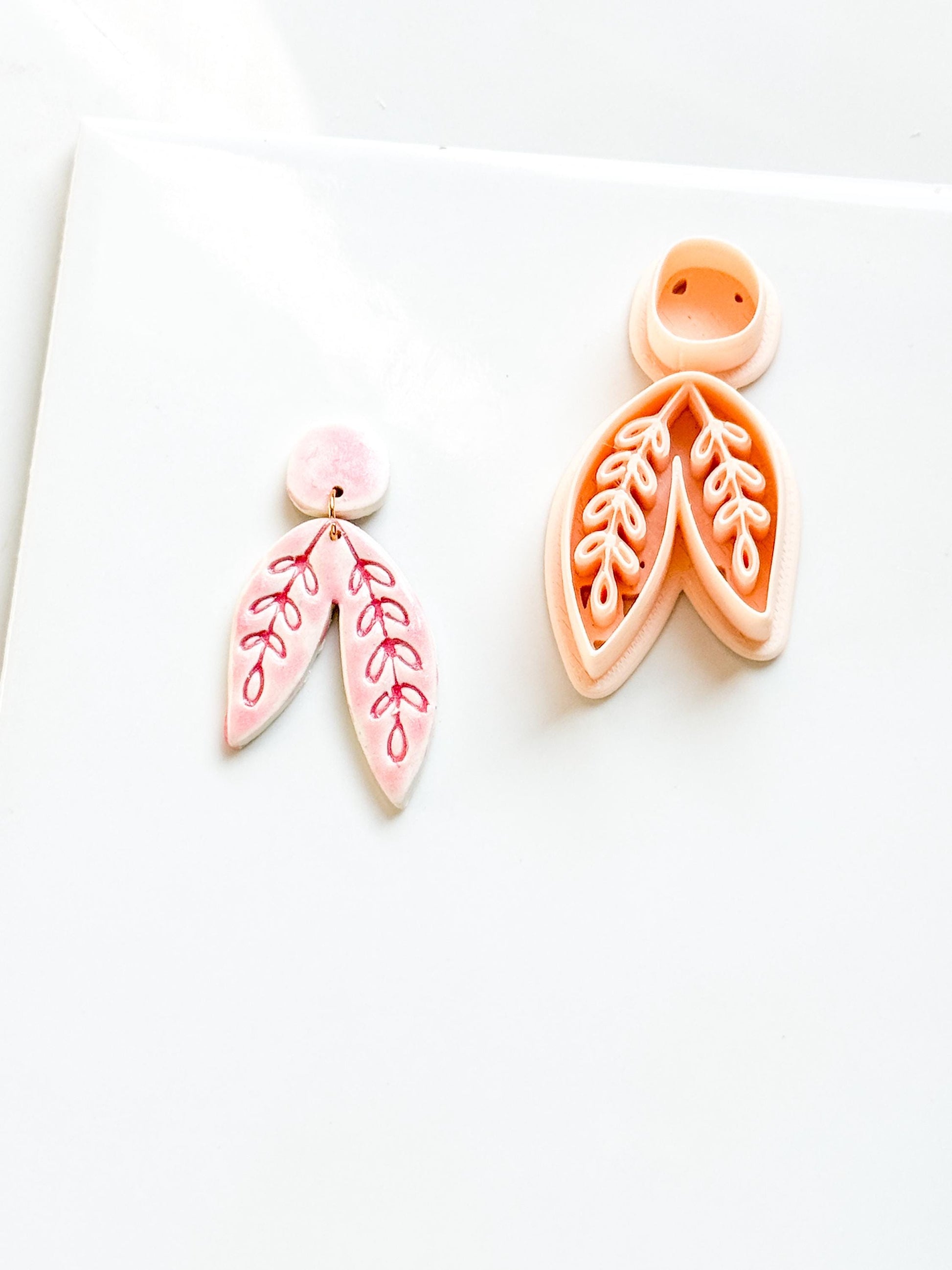 Willow Drop Clay Cutter: Botanical Leaf Dangle Design