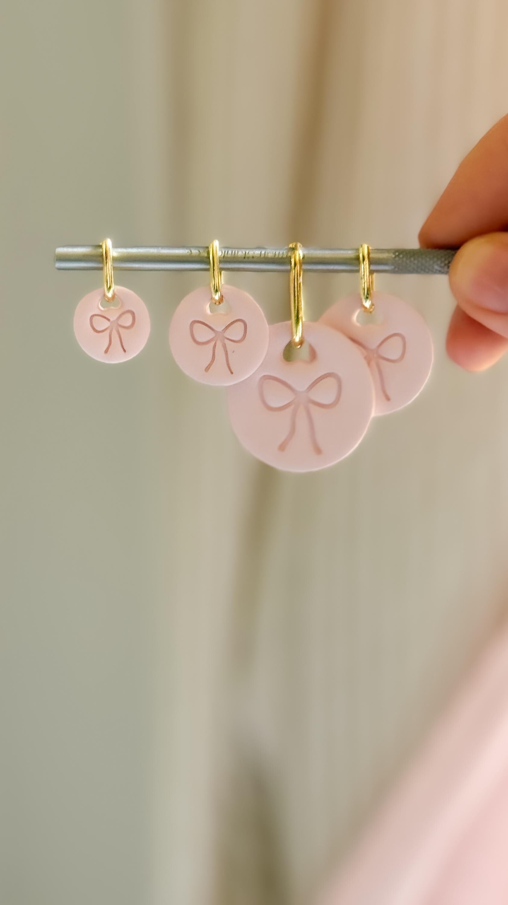 Charm Bowie Clay Cutter: Bow Heart Circle