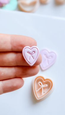 Liora Heart Clay Cutter: Bow Detail Heart