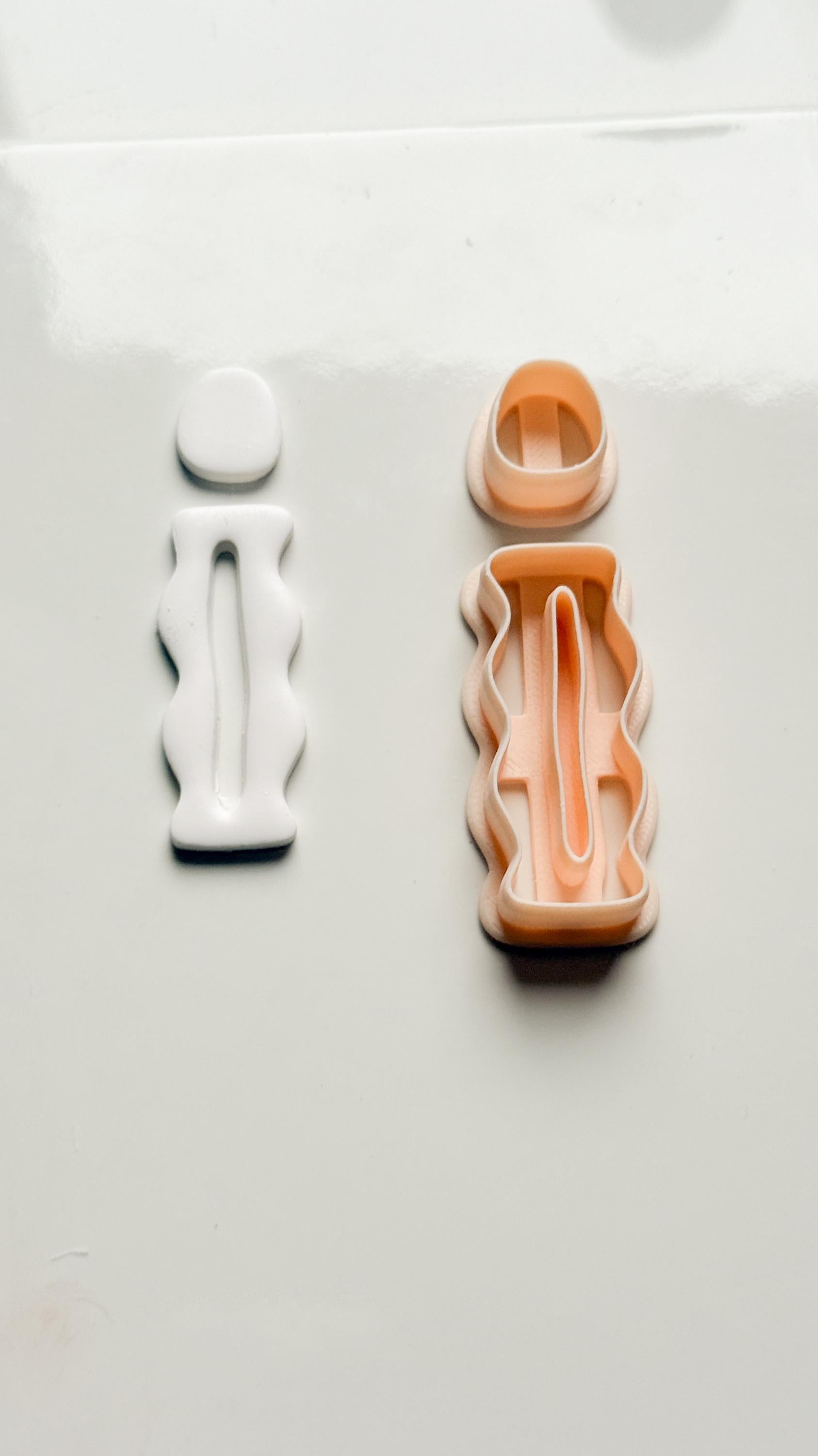 Wavy Pillar Drop Clay Cutters: Sculptural Column Shape