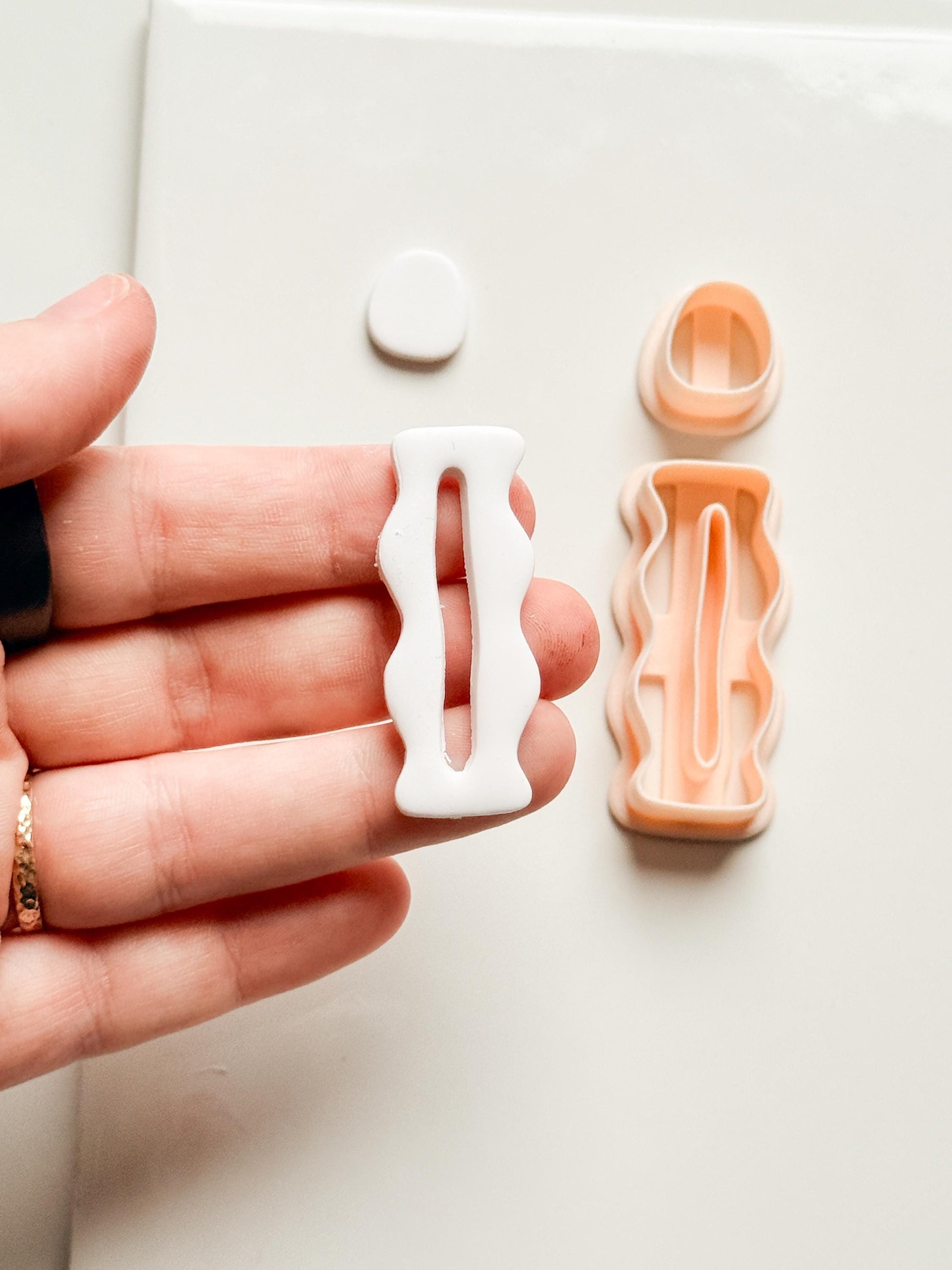 Wavy Pillar Drop Clay Cutters: Sculptural Column Shape