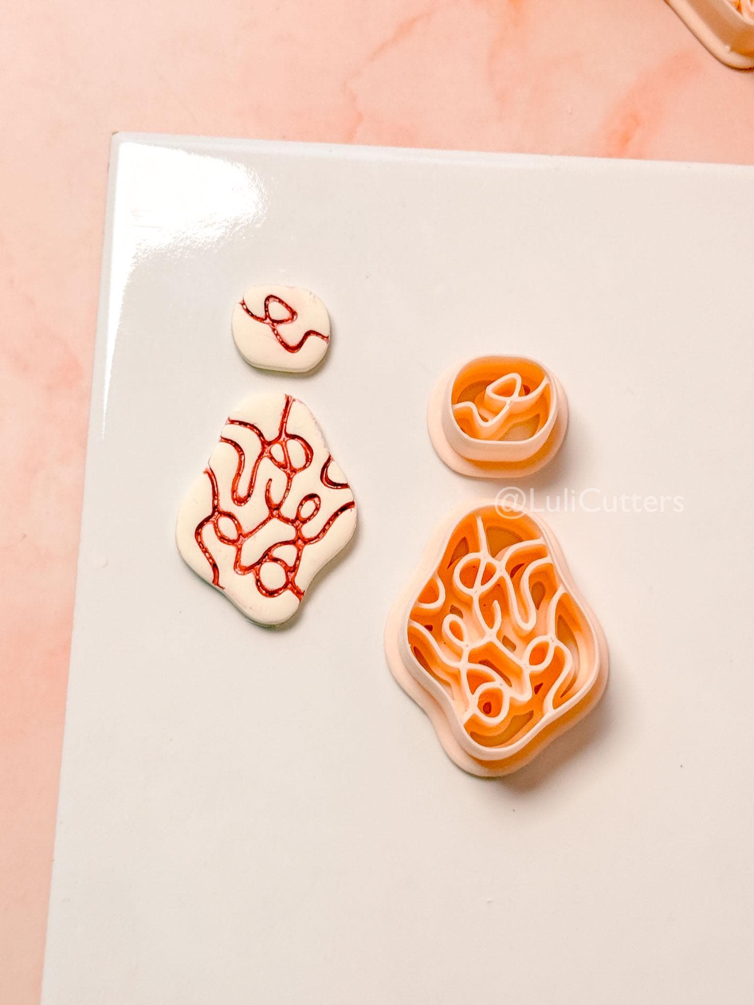 Soft Chaos Clay Cutter: Abstract Organic Line Design