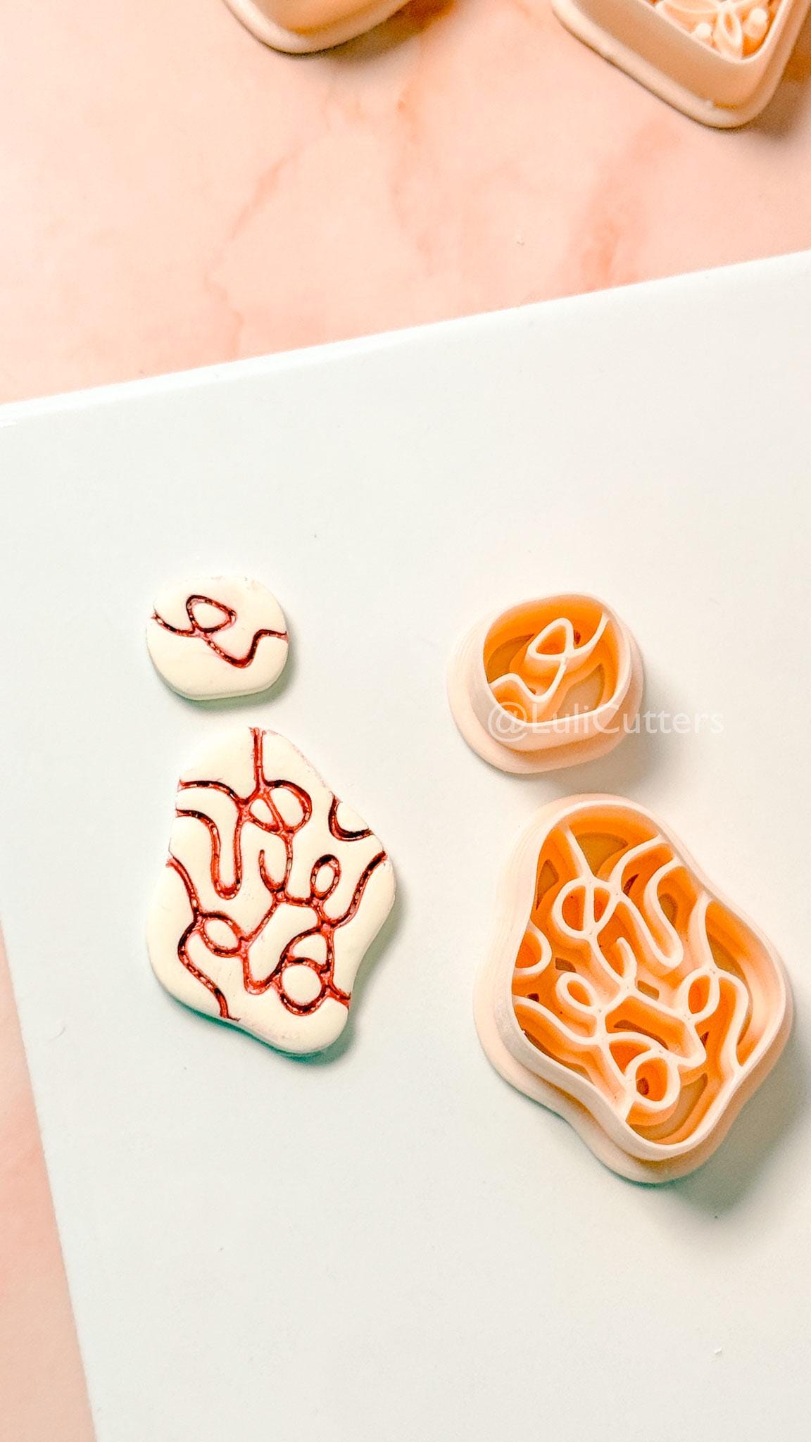 Soft Chaos Clay Cutter: Abstract Organic Line Design