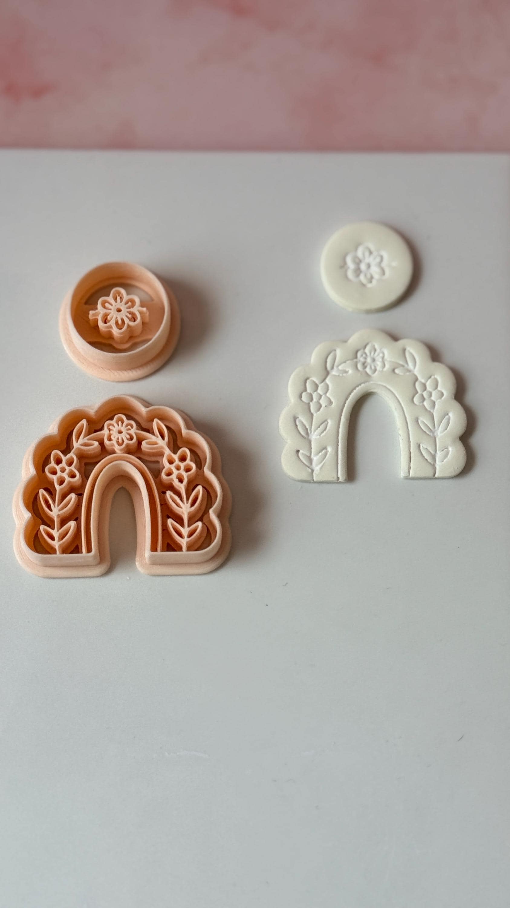 Ava Linden Clay Cutter: Floral Arch & Round Shapes