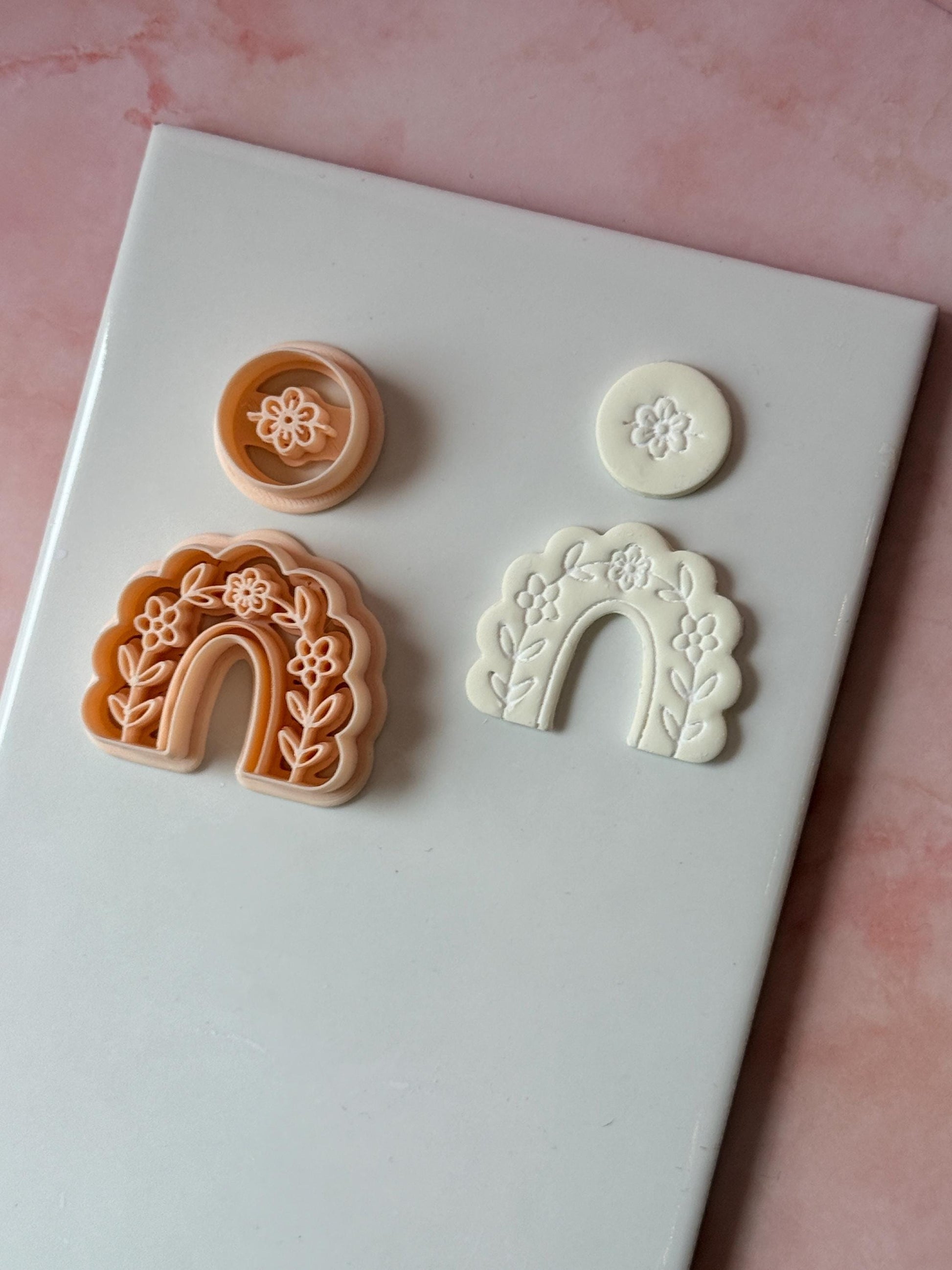Ava Linden Clay Cutter: Floral Arch & Round Shapes