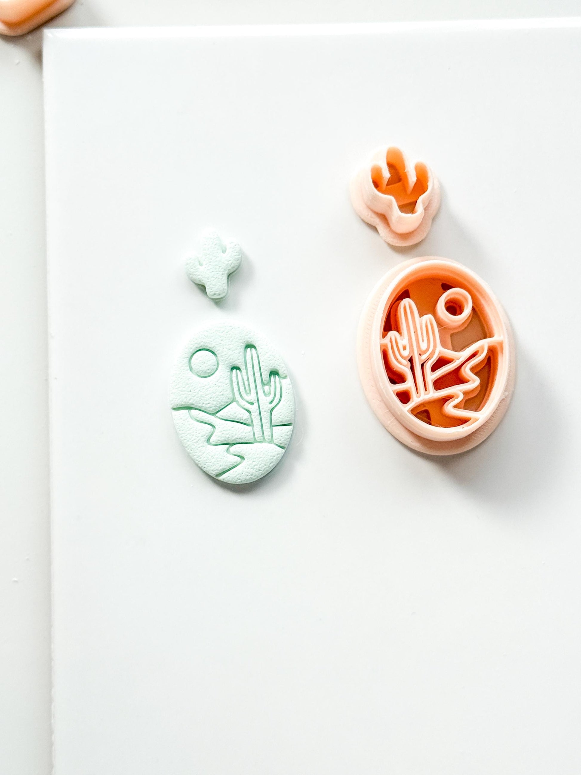 Desert Day Clay Cutter: Cactus Landscape Oval Design
