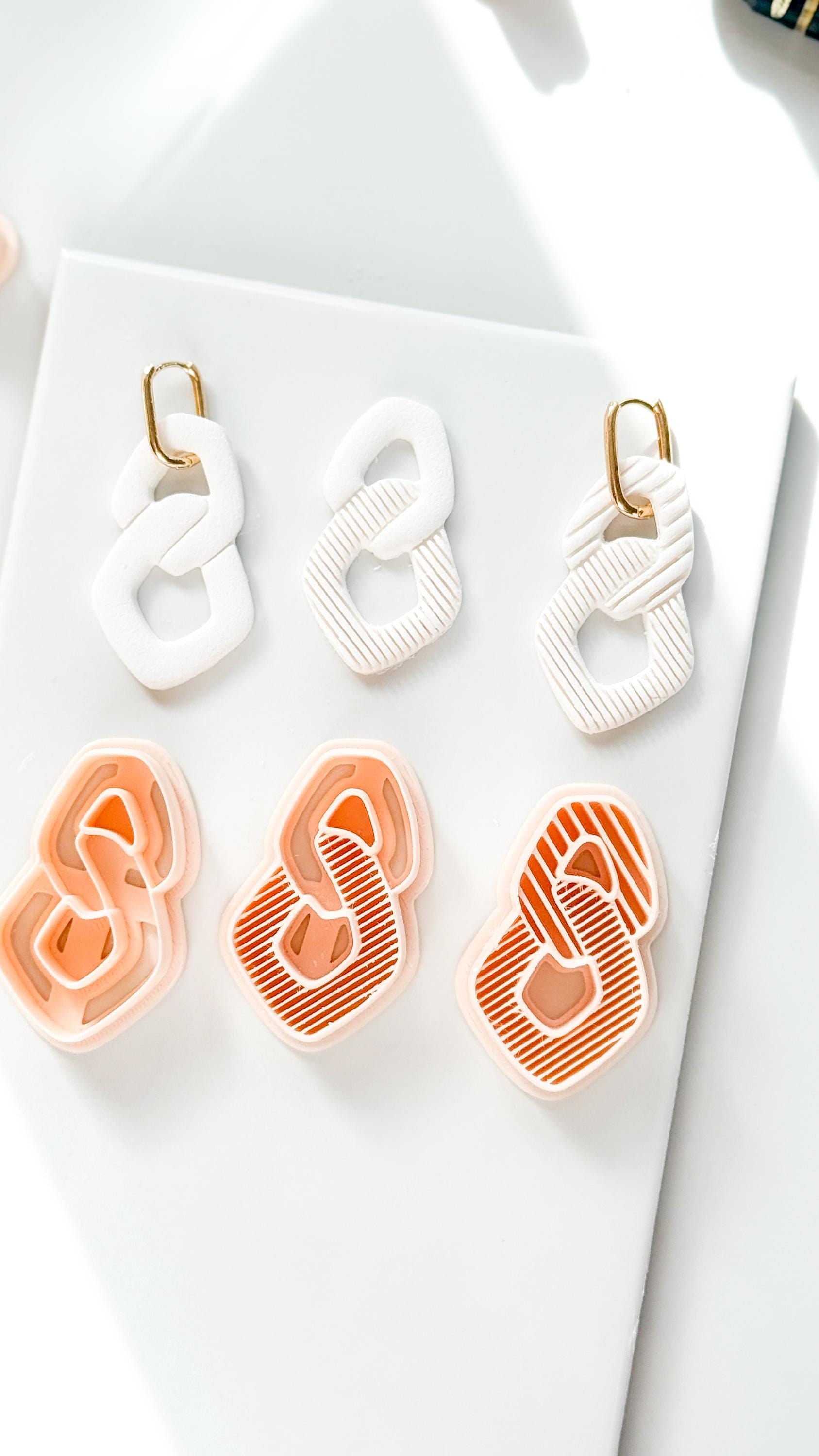 Soft Chain Clay Cutter: Linked Abstract Shape Design