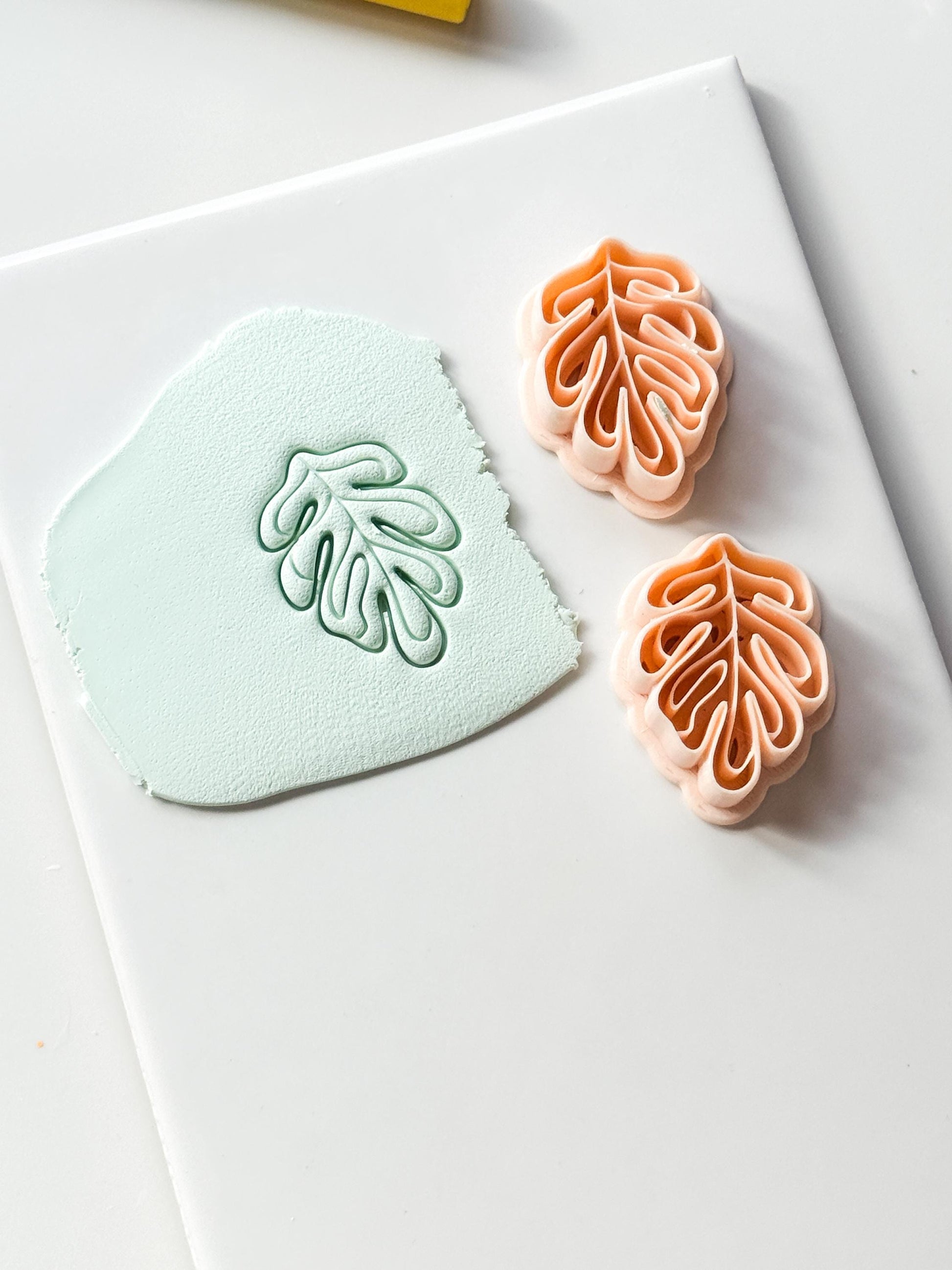 Soft Monstera Clay Cutter: Organic Leaf Line Design