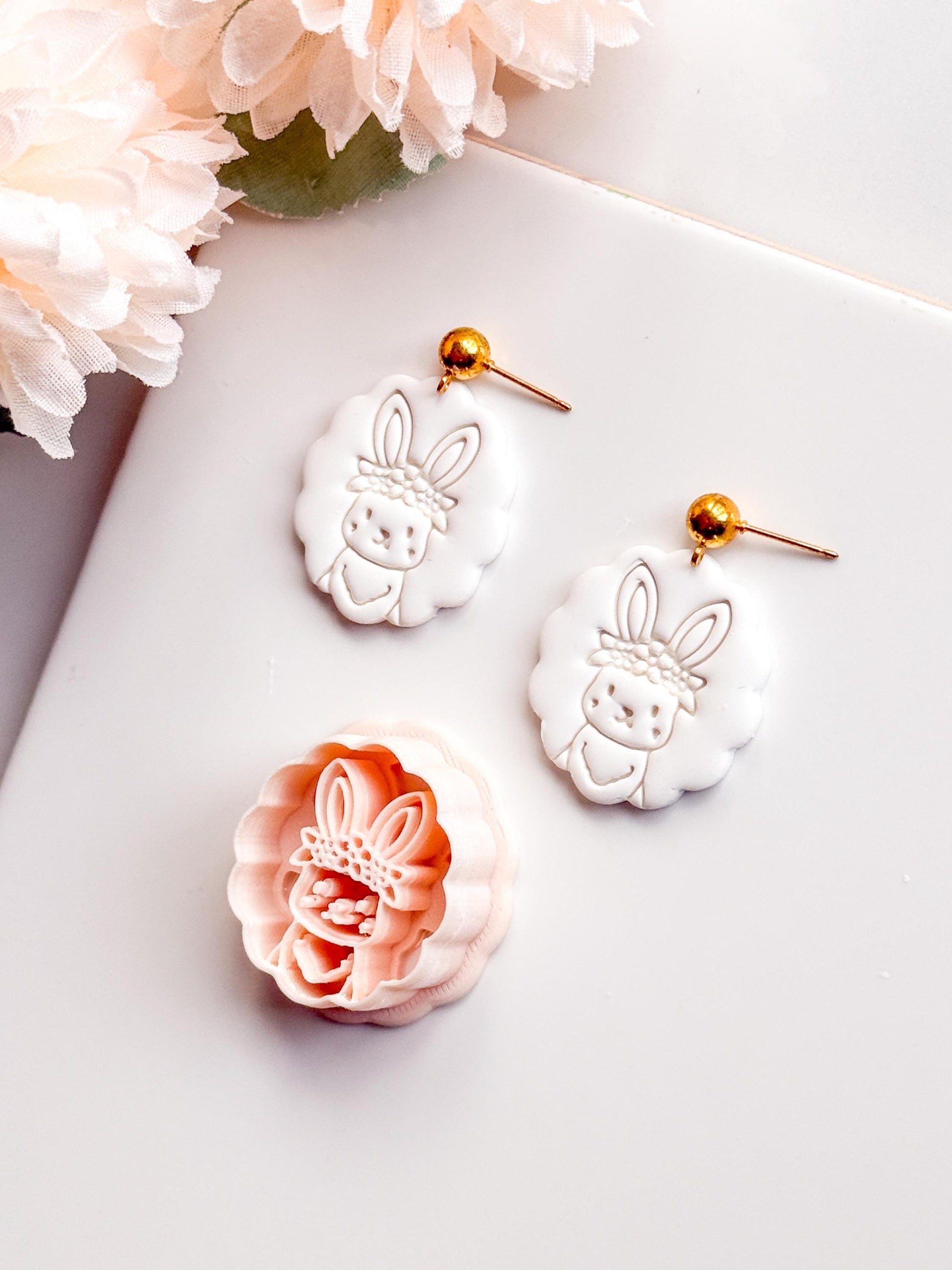 Daisy Bunny Polymer Clay Cutter: Scalloped Edge Floral Rabbit