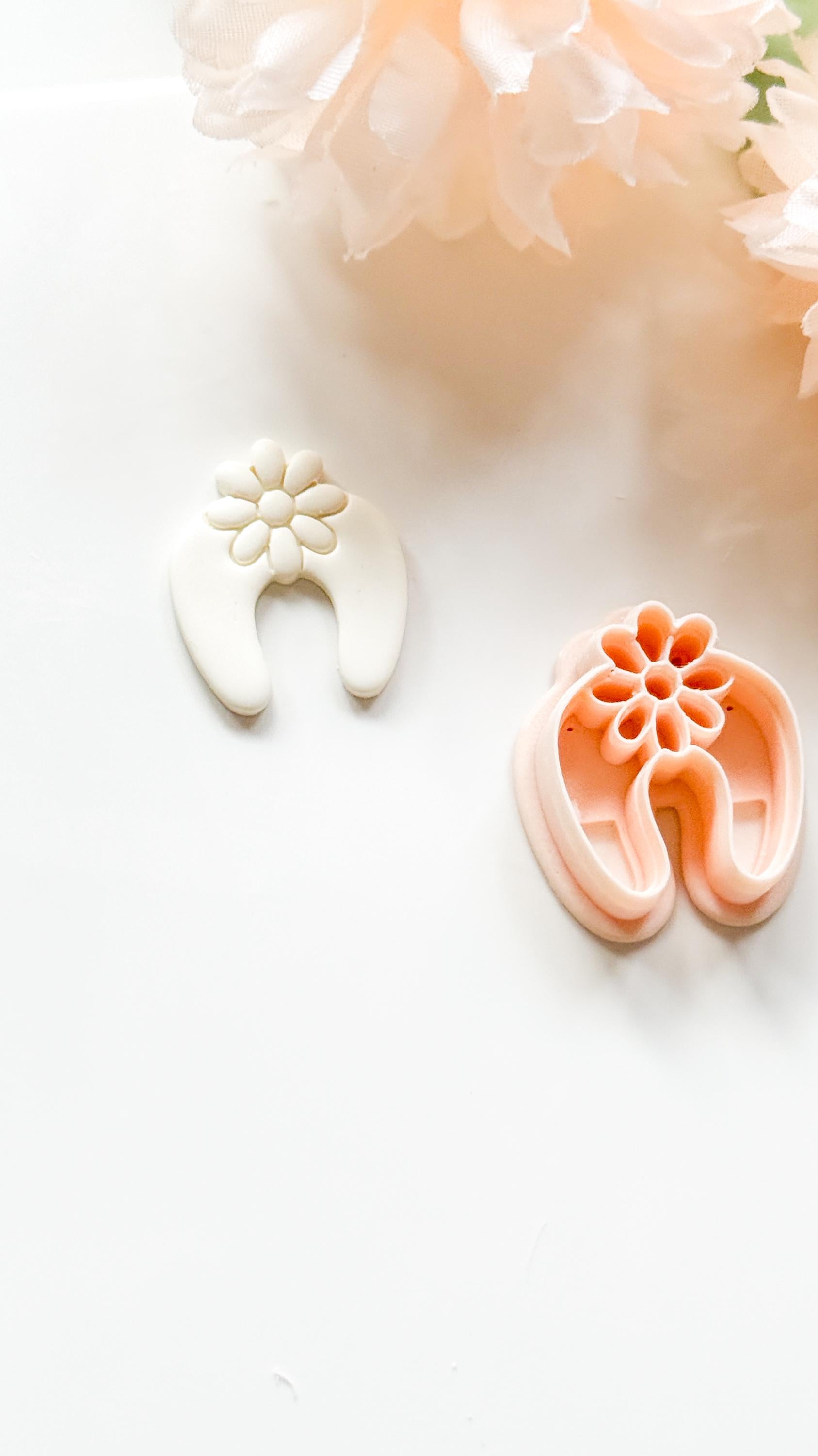 Arch Lila Clay Cutter: Floral U-Shape Design for Polymer Clay Jewelry