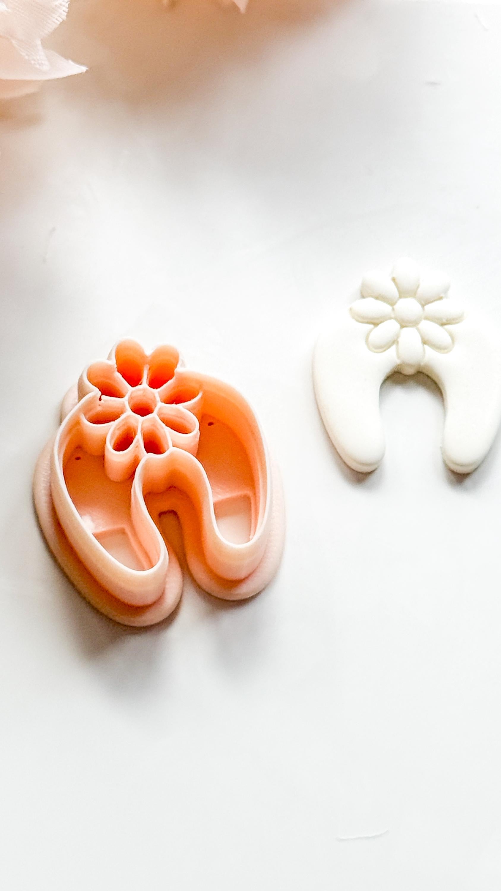 Arch Lila Clay Cutter: Floral U-Shape Design for Polymer Clay Jewelry