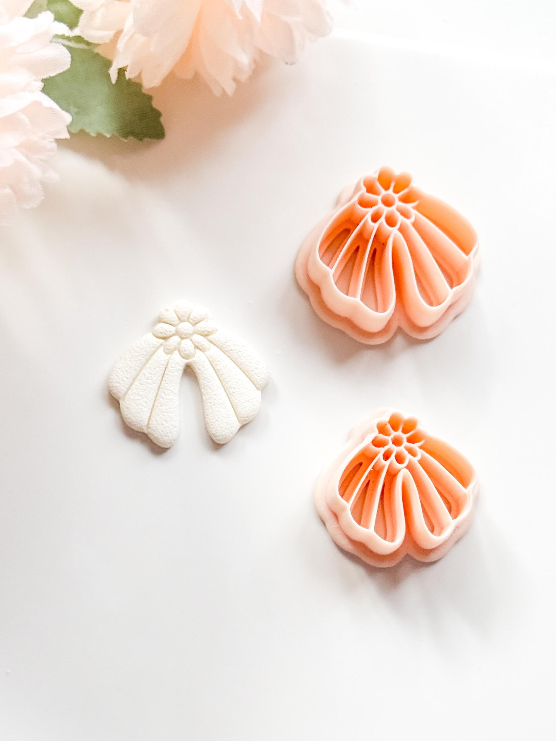 Daisy Dora Clay Cutter: Groovy Floral Arch Design for Polymer Clay Jewelry