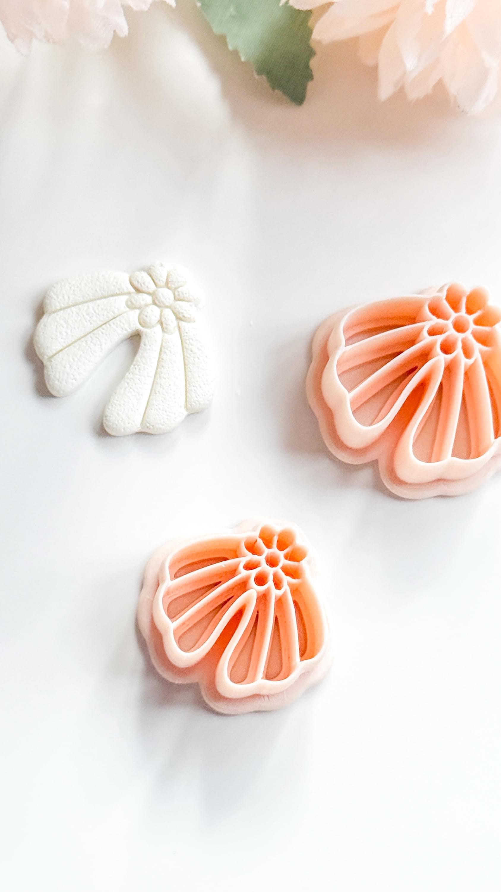 Daisy Dora Clay Cutter: Groovy Floral Arch Design for Polymer Clay Jewelry