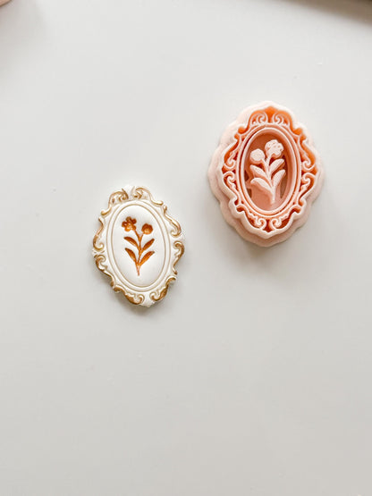 Auri Floral Oval Frame Cutter - Embossed Botanical Filigree