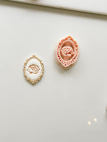 Nilo Hedgehog Oval Frame Cutter: Embossed Ornate Filigree