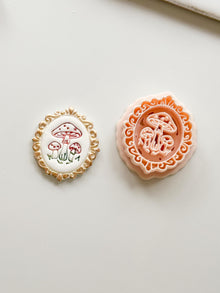 Noe Mushroom Clay Cutter: Embossed Fungi Oval Frame