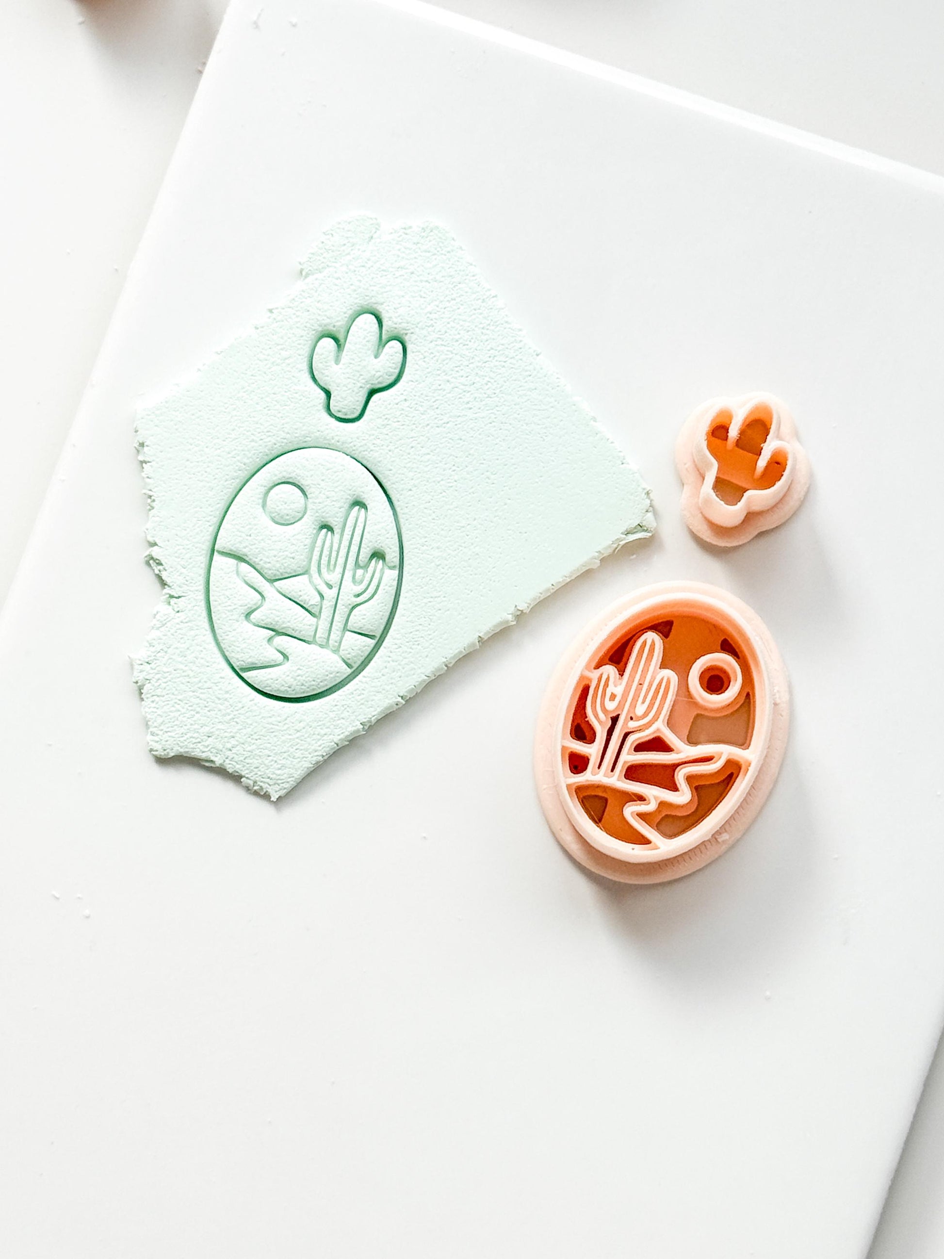 Desert Day Clay Cutter: Cactus Landscape Oval Design