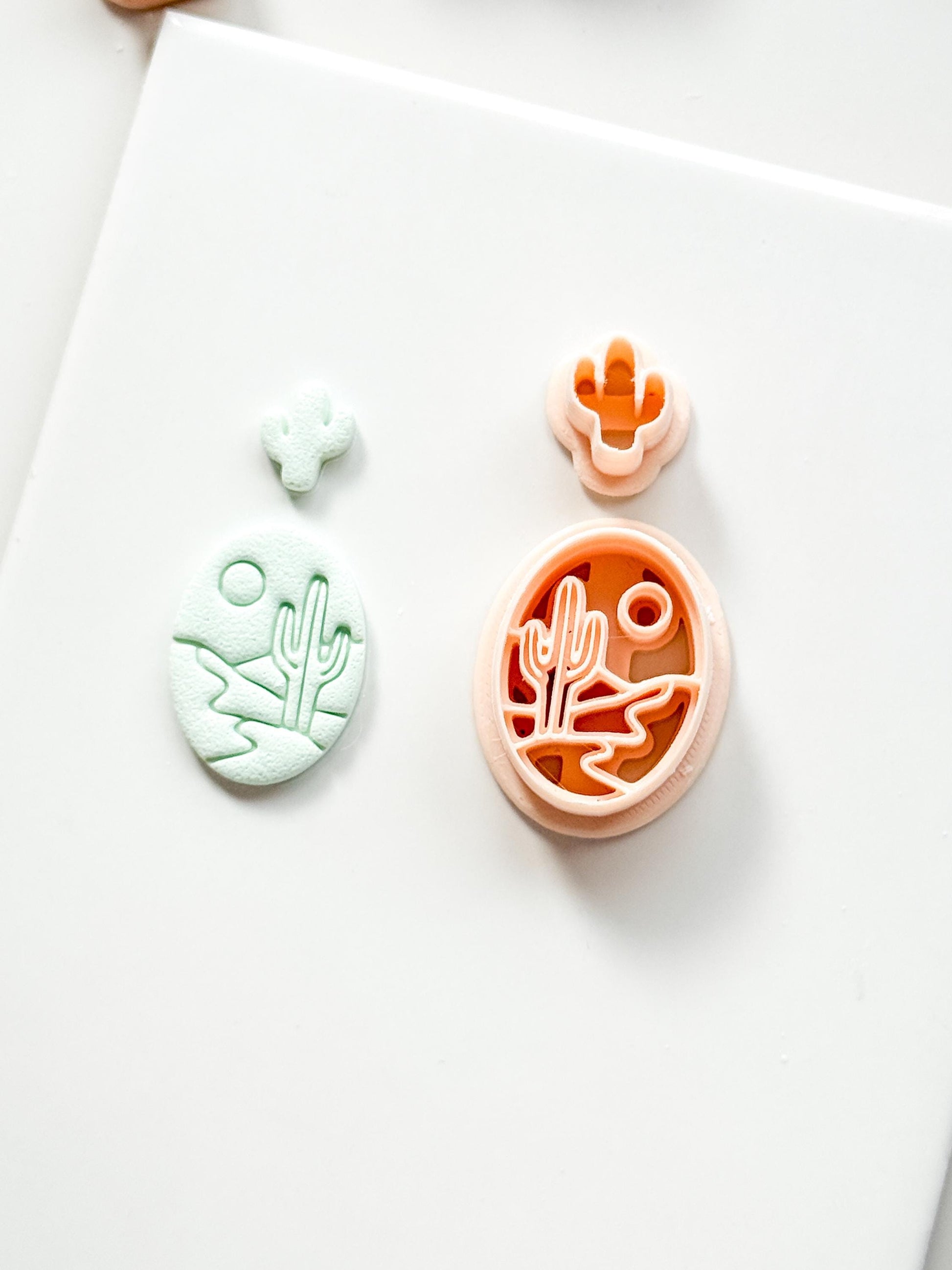 Desert Day Clay Cutter: Cactus Landscape Oval Design