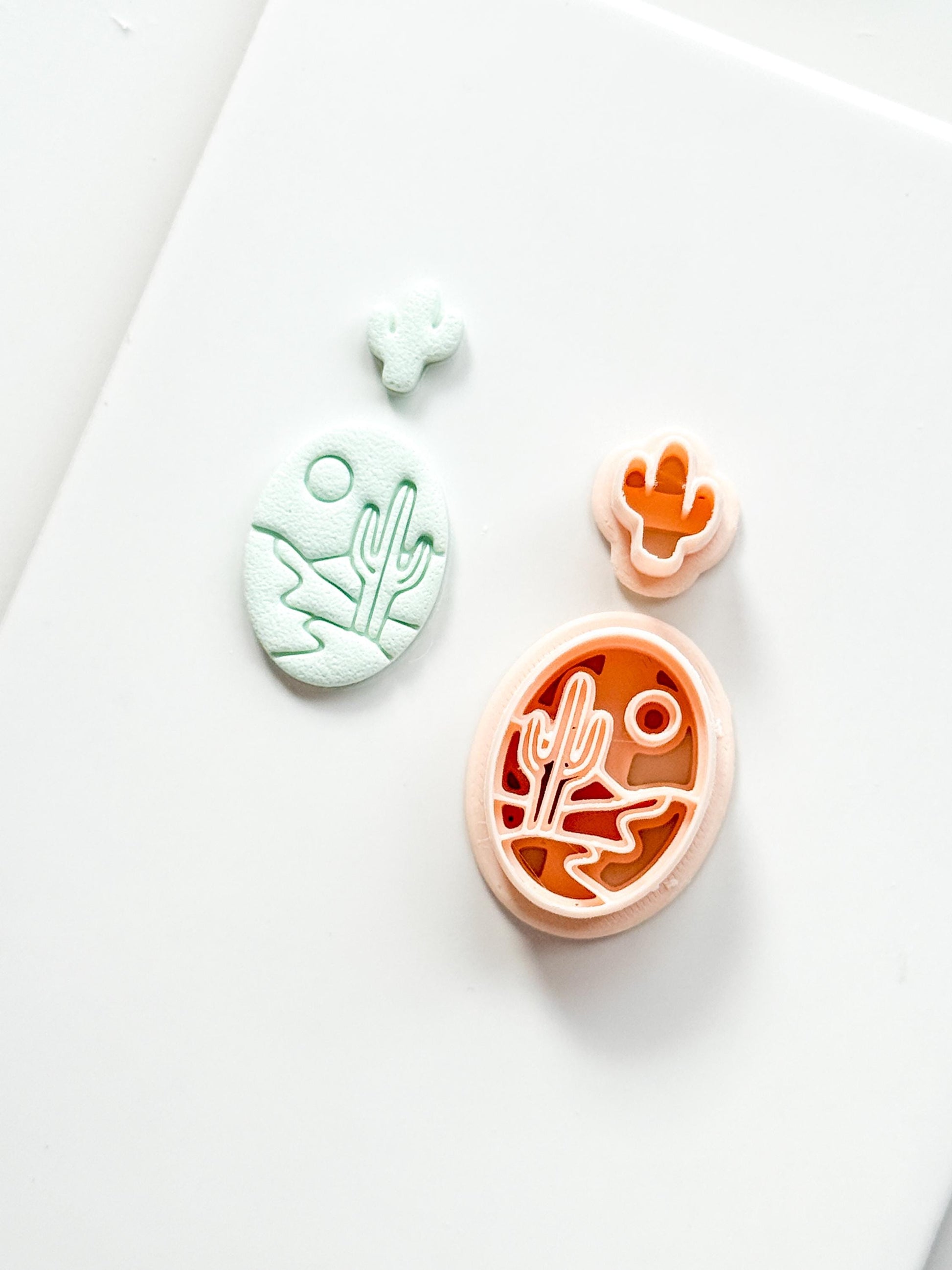 Desert Day Clay Cutter: Cactus Landscape Oval Design