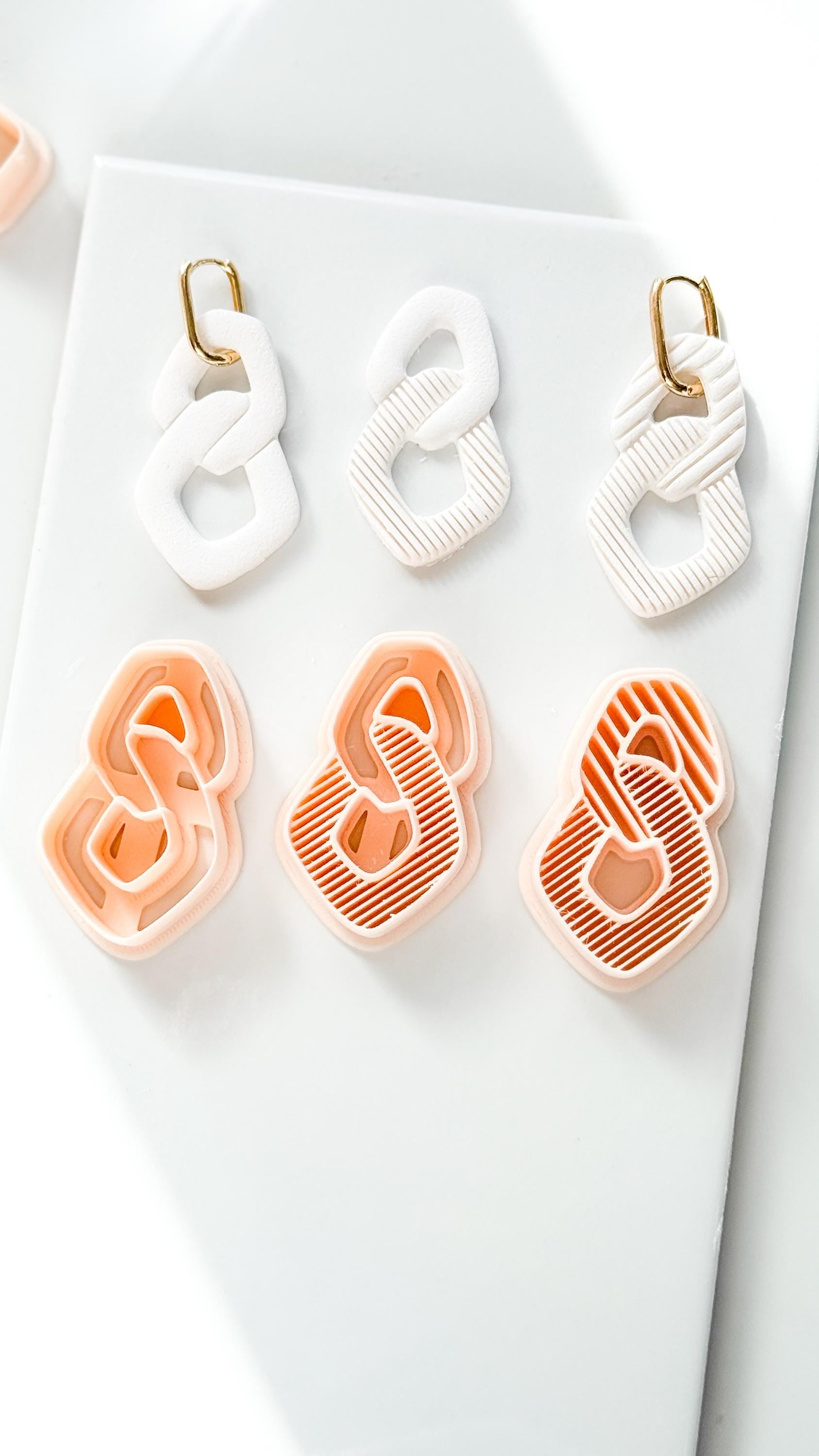 Soft Chain Clay Cutter: Linked Abstract Shape Design