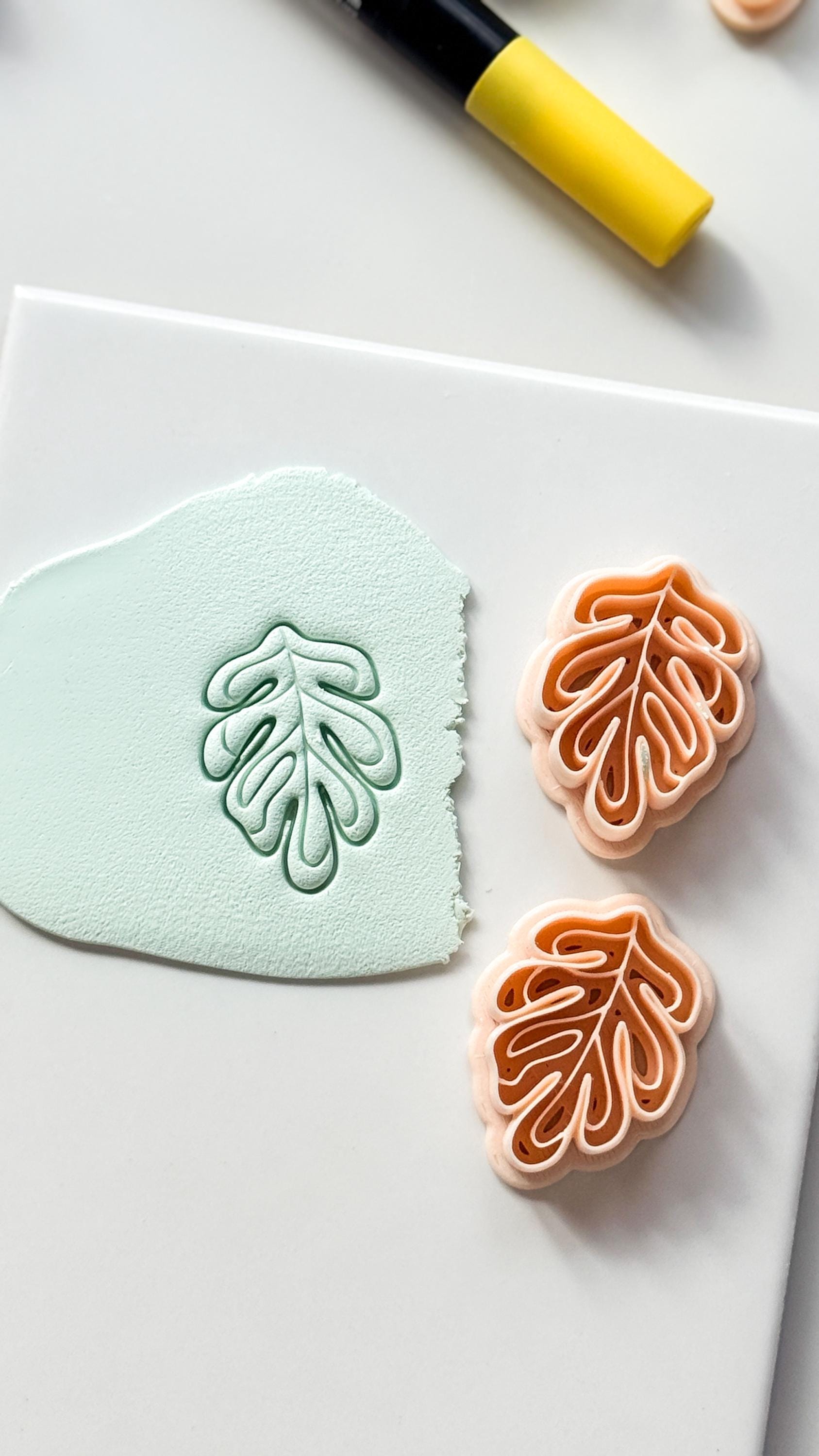 Soft Monstera Clay Cutter: Organic Leaf Line Design