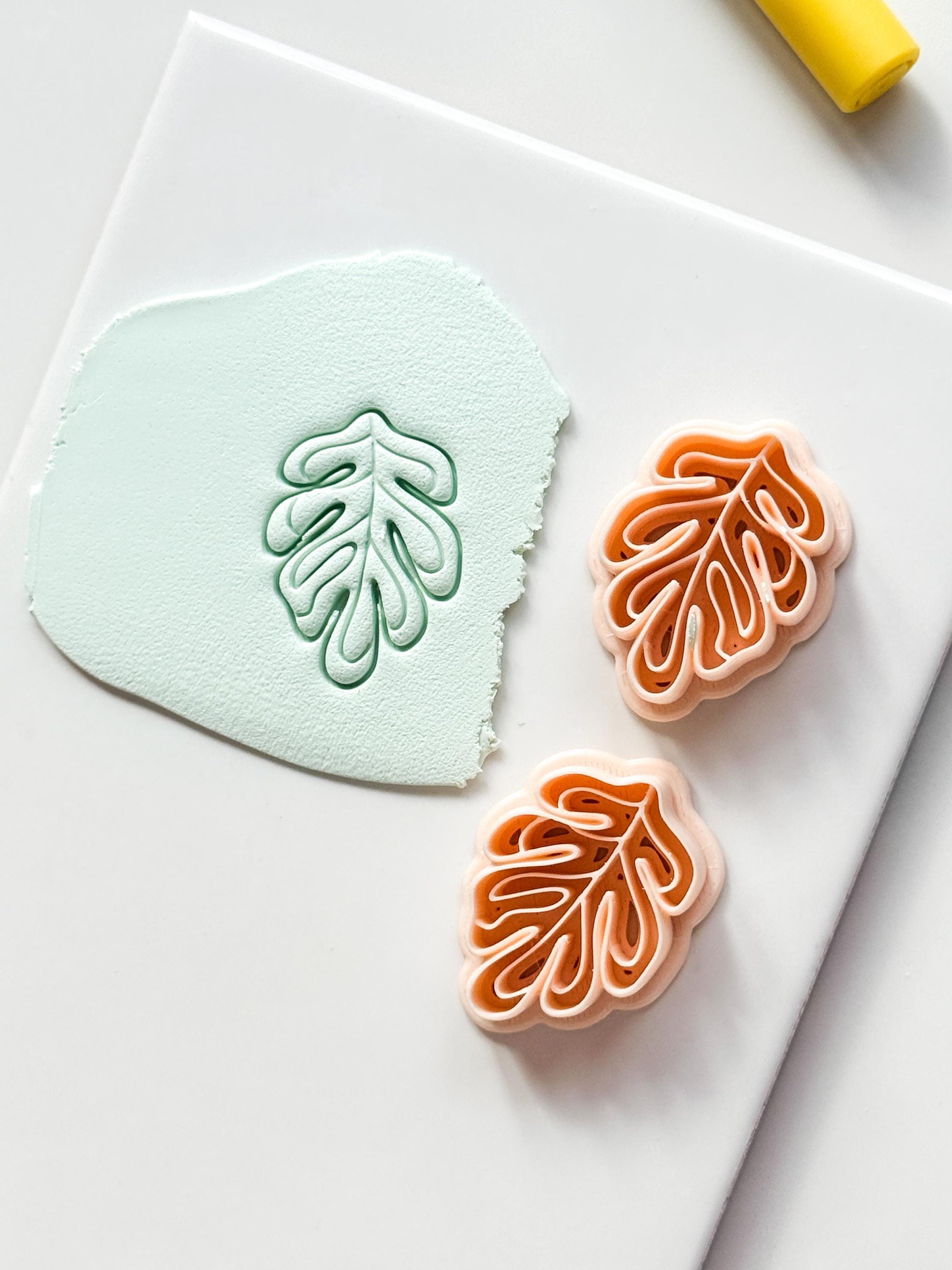 Soft Monstera Clay Cutter: Organic Leaf Line Design