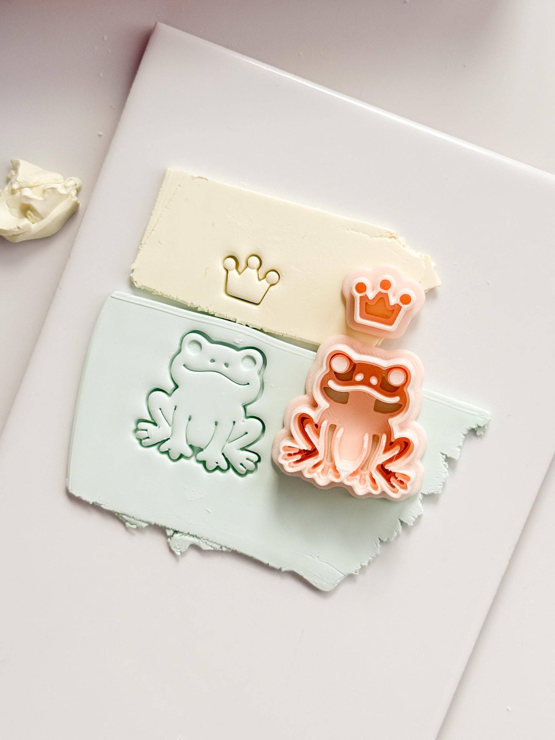 Royal Hopper Polymer Clay Cutter: Embossed Frog & Crown for Fairy Tale Earrings