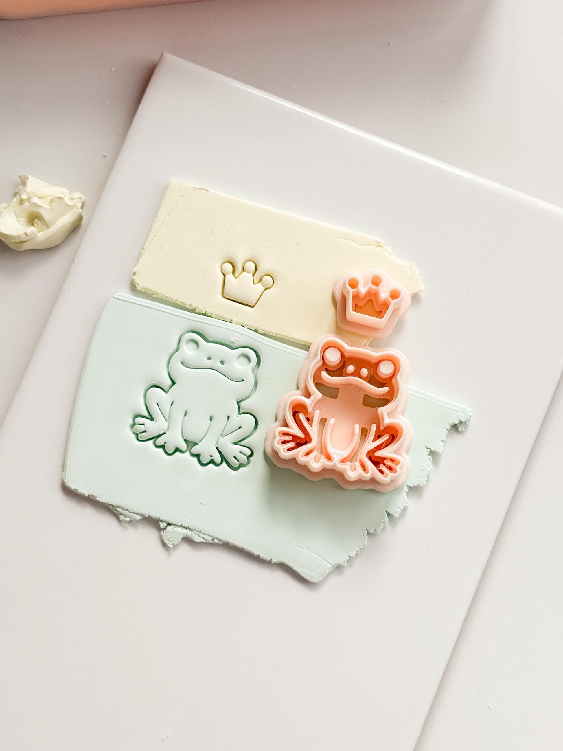 Royal Hopper Polymer Clay Cutter: Embossed Frog & Crown for Fairy Tale Earrings