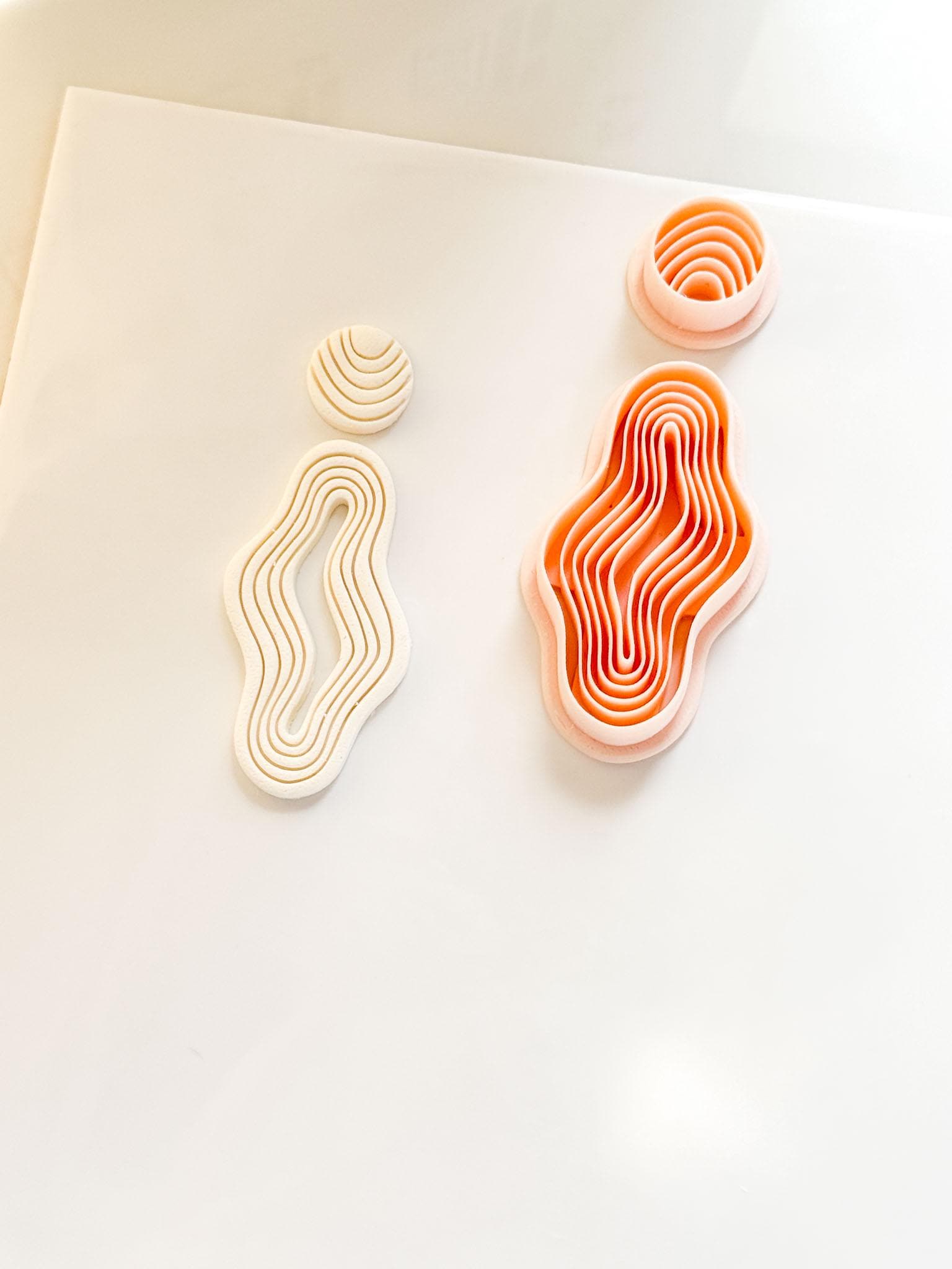 Lira Ripple Cutter: Organic Wavy Earring Shape for Polymer Clay