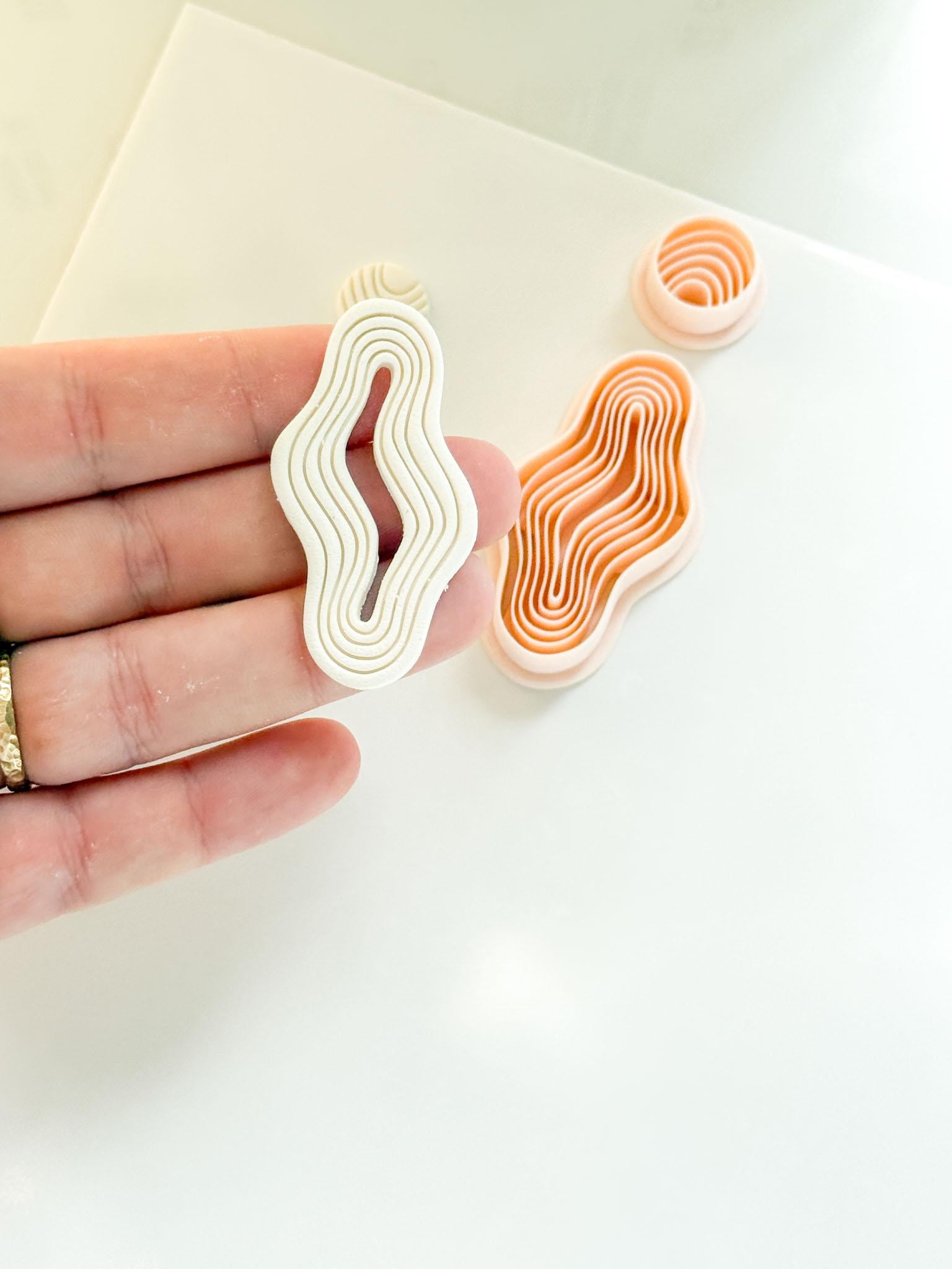 Lira Ripple Cutter: Organic Wavy Earring Shape for Polymer Clay